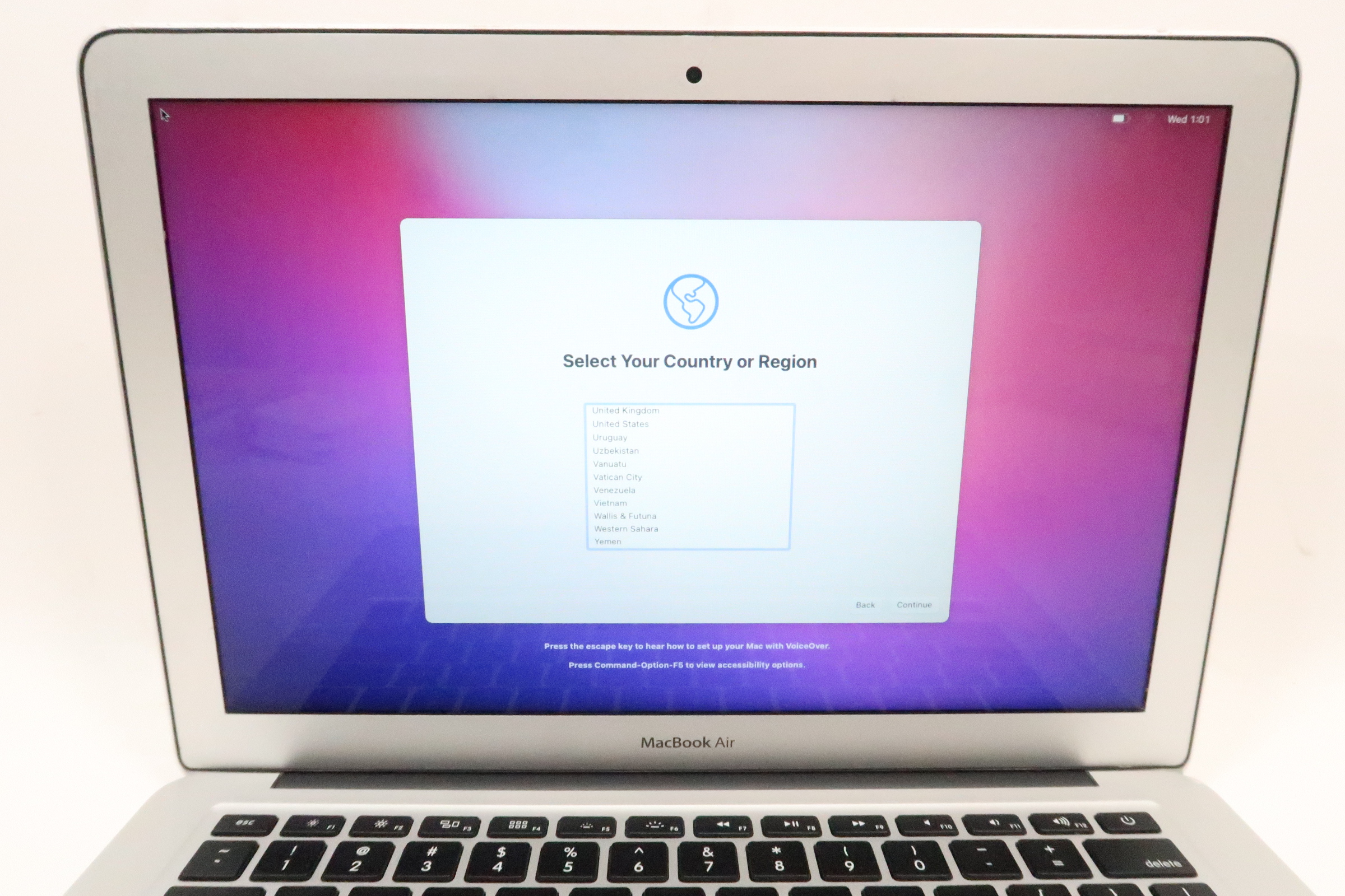Apple MacBook Air MQD32LL/A (2017) Core i5-5350U@1.8GHz 8GB RAM 