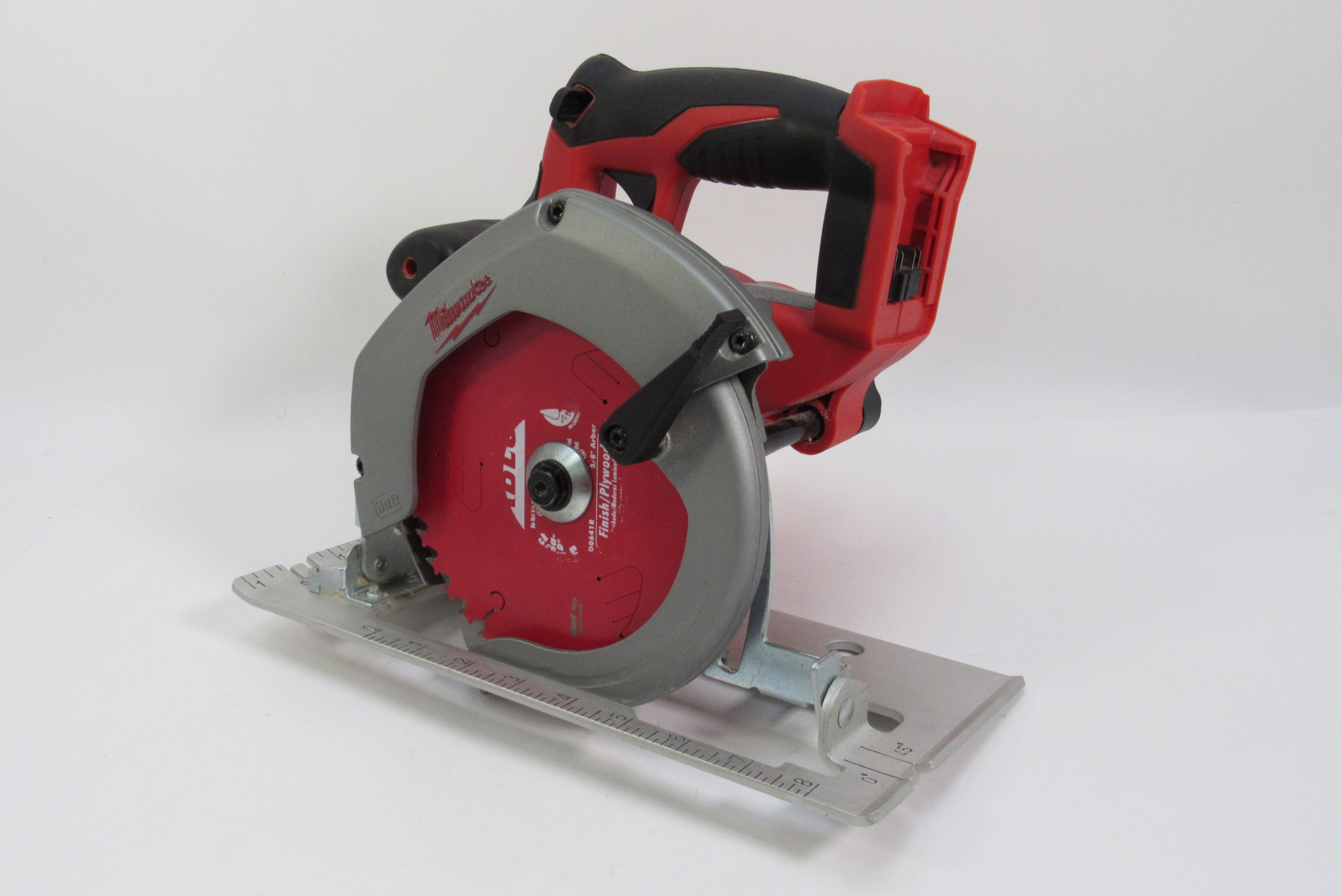 Milwaukee 2630-20 M18 6-1/2 Inch Cordless Circular Saw – Tool Only, 18V With Electronic Brake & Lightweight Design