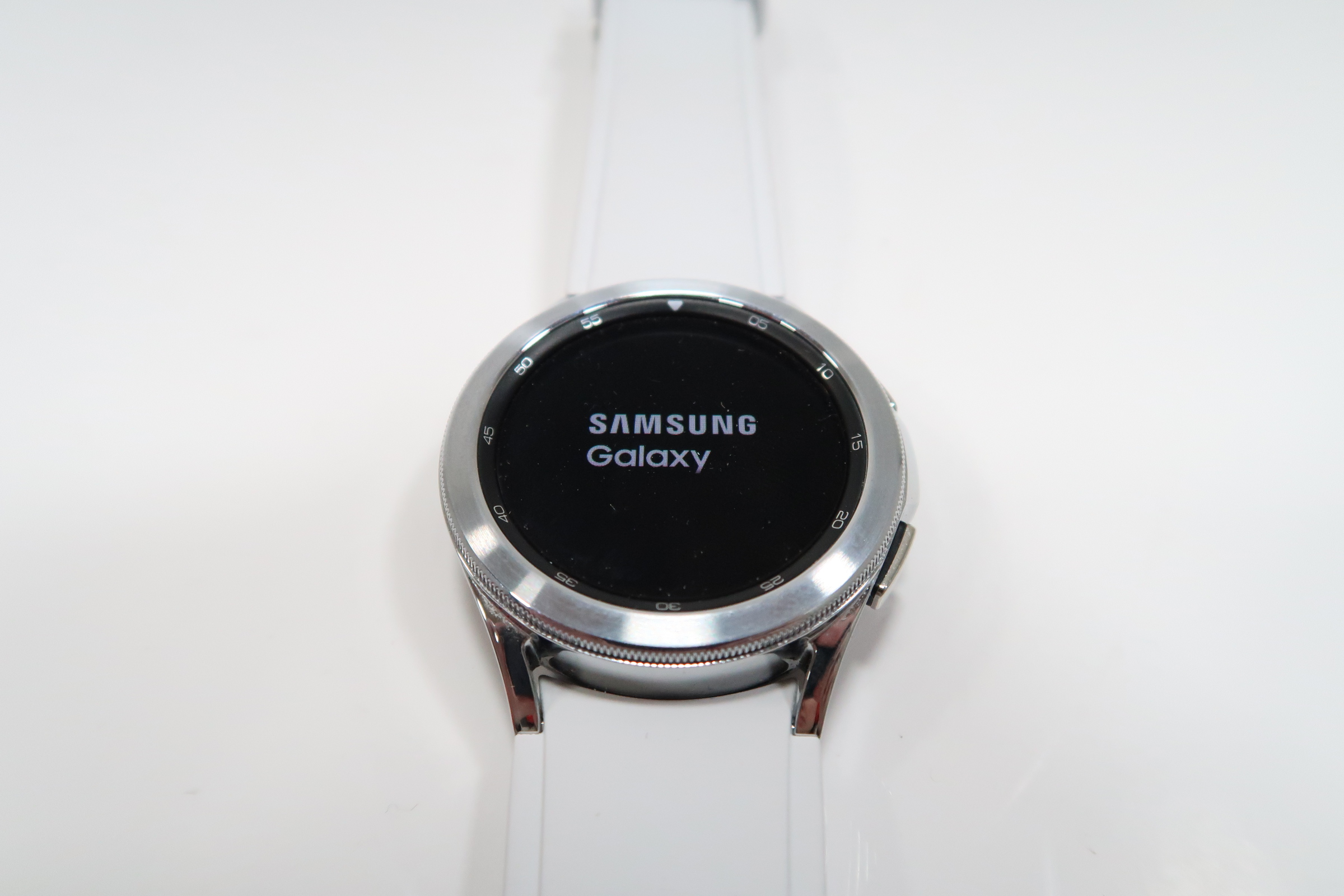 Samsung SM-R880 Galaxy Watch4 Classic 42mm Bluetooth Smart Watch ...