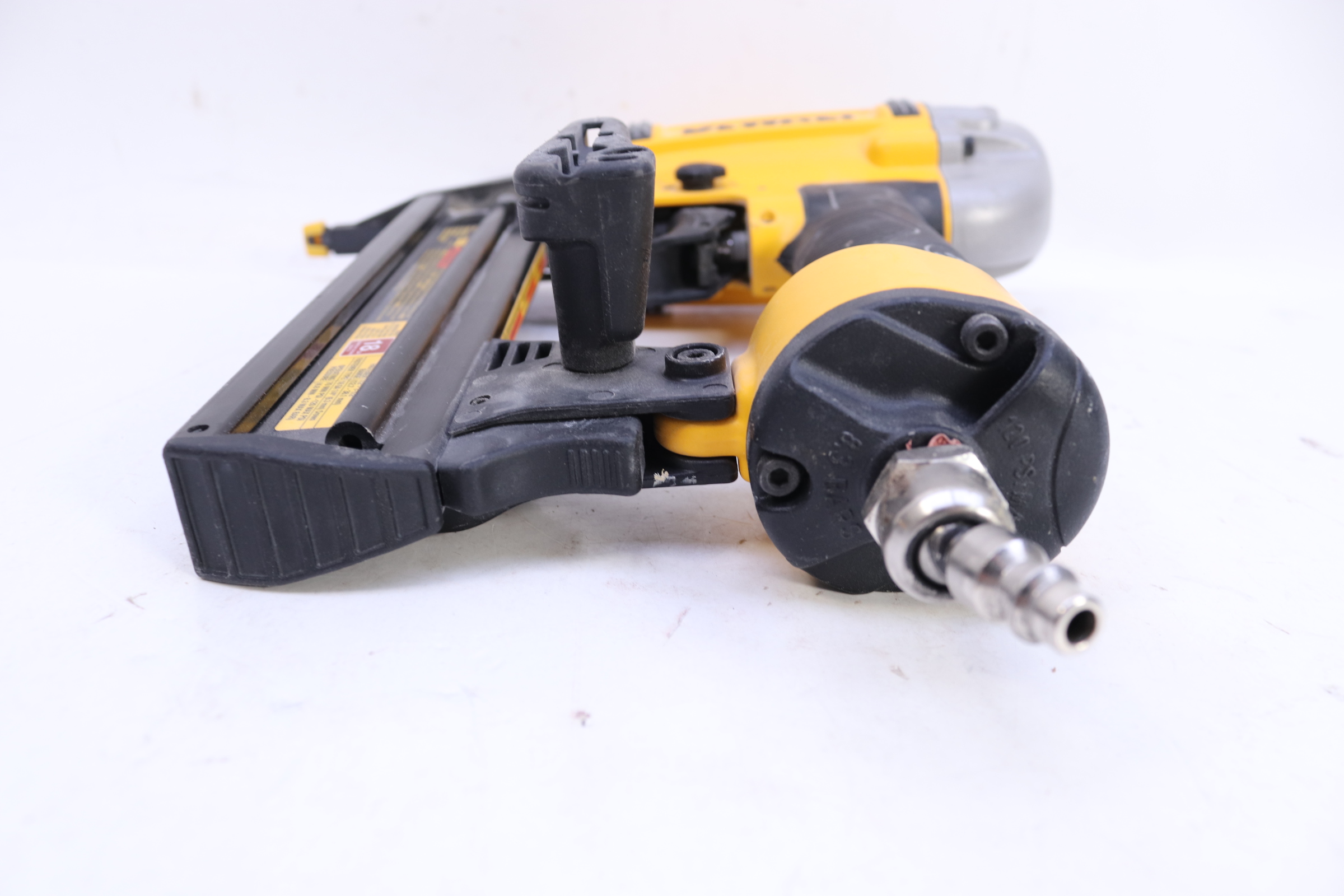DeWalt DWFP1838 Pneumatic 18 Gauge 1/4" Crown Stapler