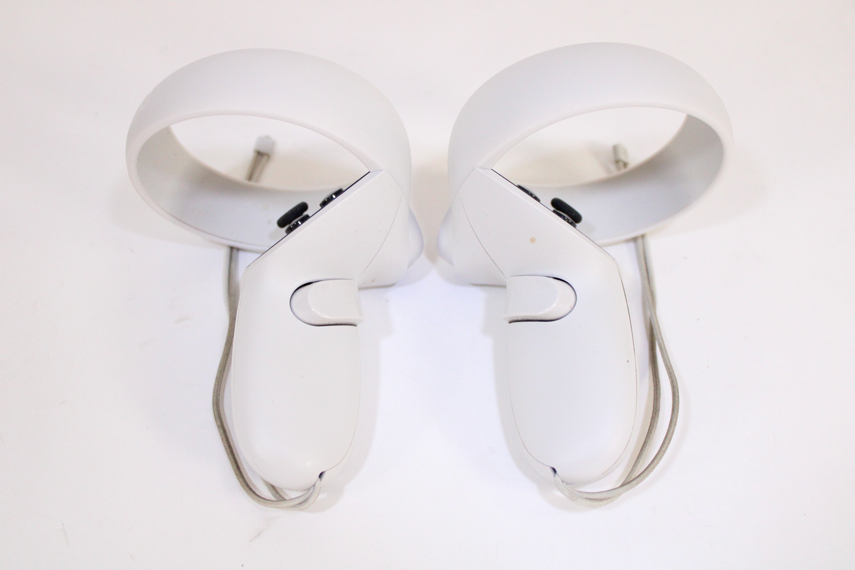 Meta KW49CM 64GB AllinOne VR Headset Quest 2