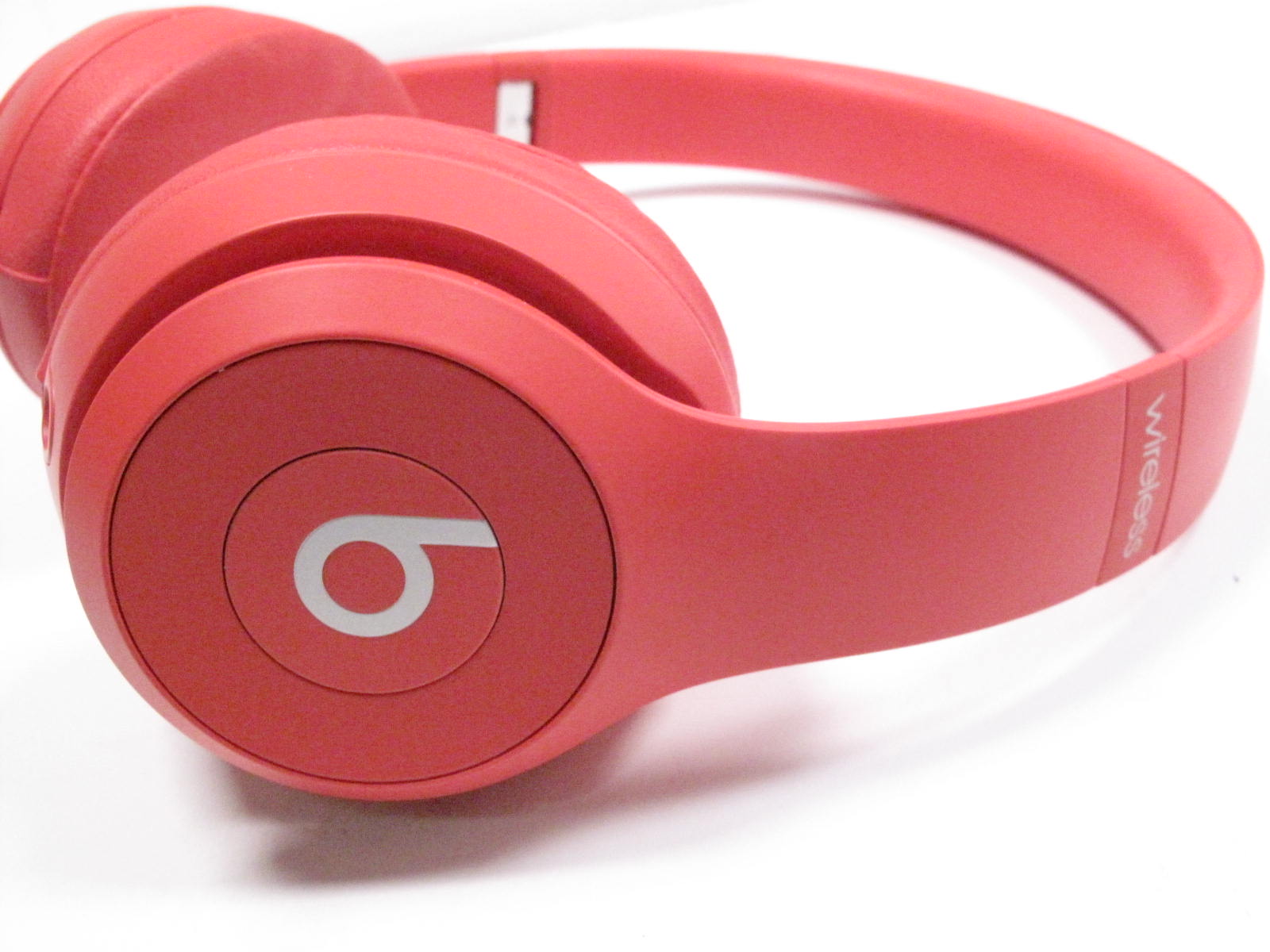 Beats Solo 3 A1796 Wireless OnEar Headphones Product Red