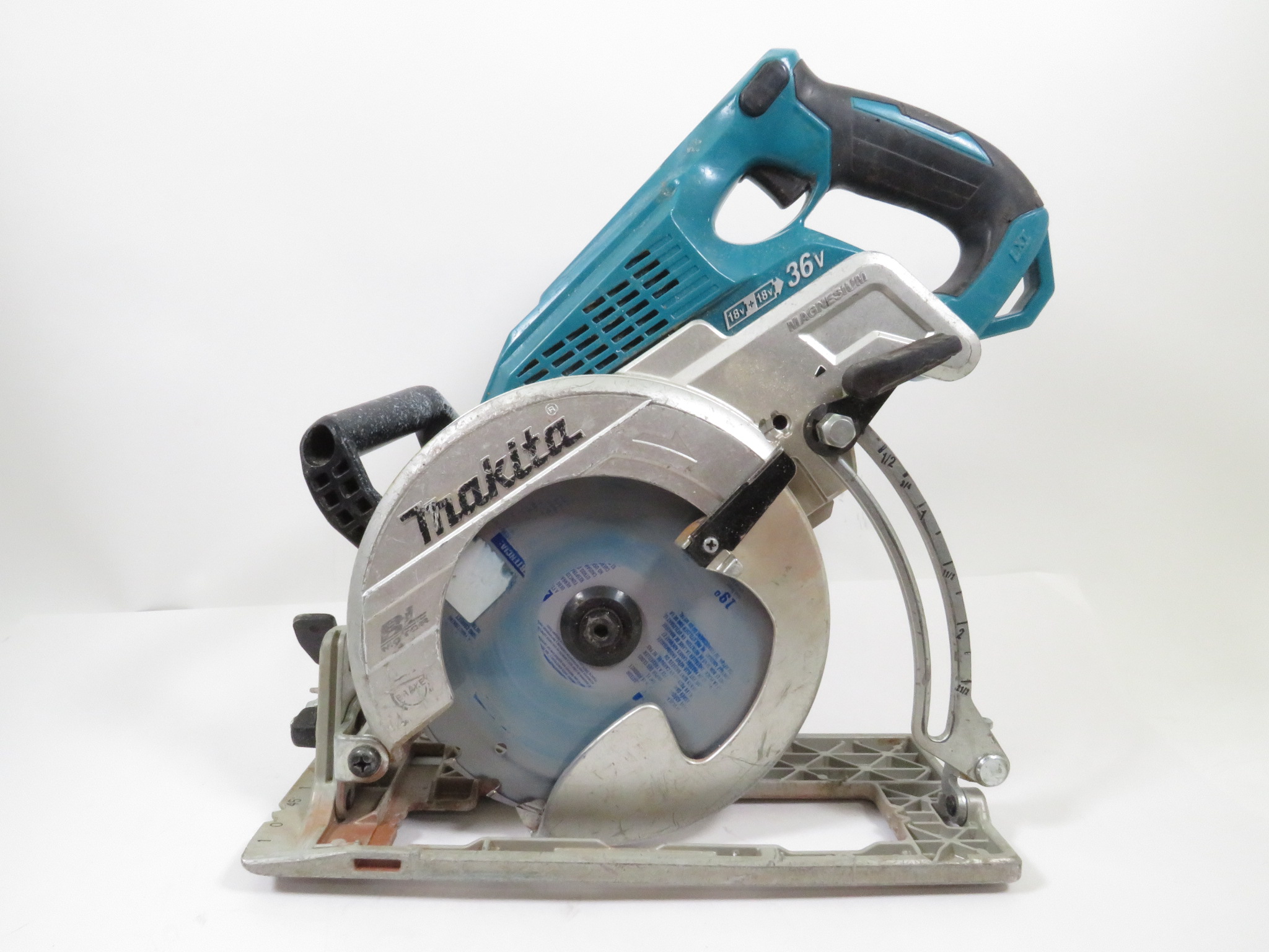 Makita XSR01 Brushless 18V LXT Rear Handle 71/4" Cordless Circular Saw