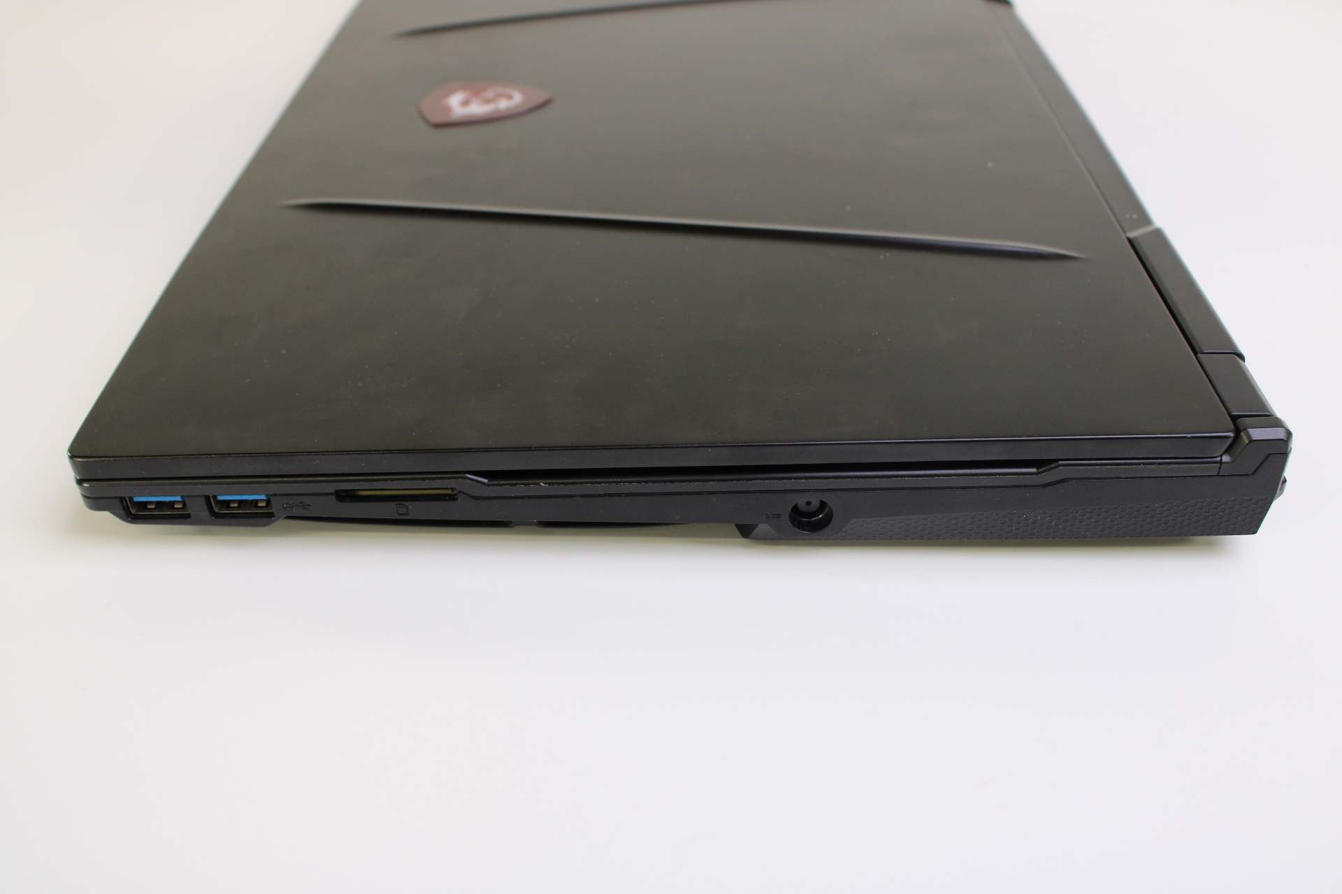 Windowsデスクトップ tytyresh1219 Win11 SSD256GB R9 280X Dell XXTRP / Seagate Enterprise Performance ST600MM0069 600GB 10K