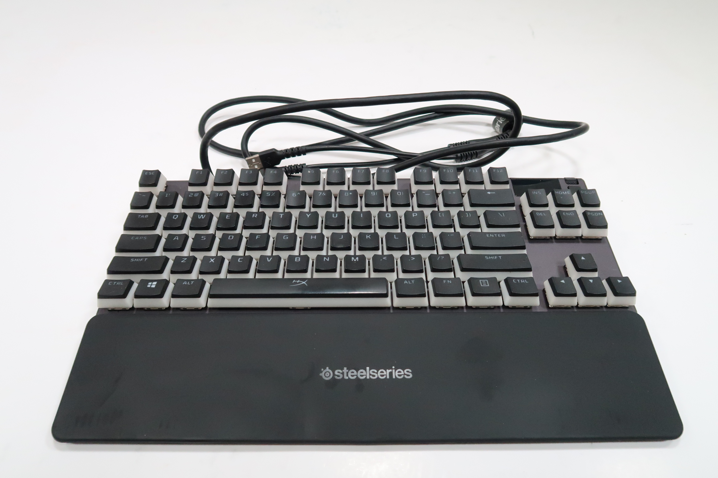 Steelseries Apex Pro TKL Wired Mechanical Gaming Keyboard 1121 Steelseries Apex Pro TKL Wired Mechanical Gaming Keyboard 1121