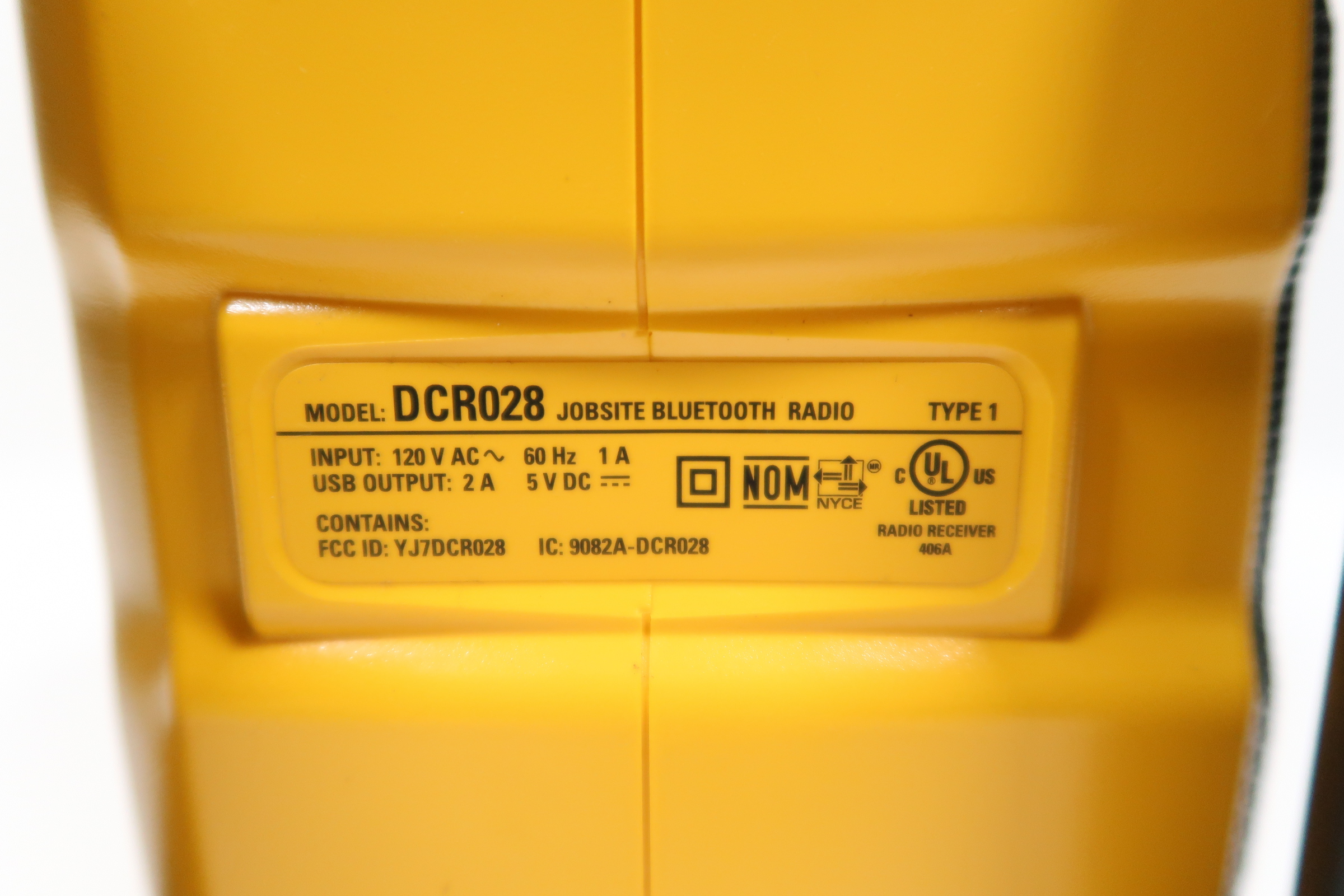 DeWalt DCR028 20V MAX Compact Cordless Bluetooth Radio