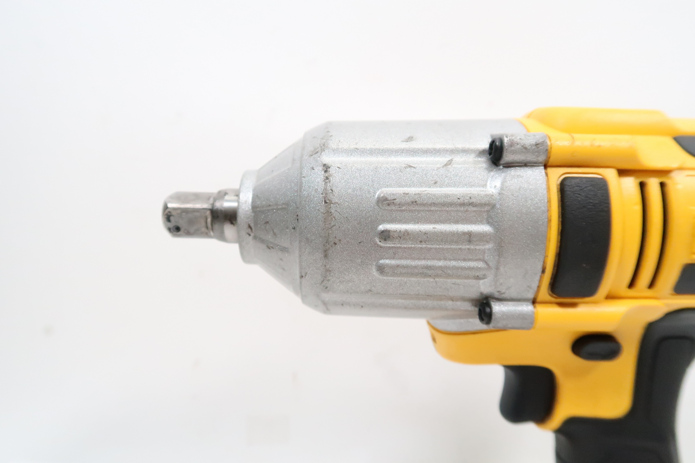 DeWalt DCF889 20V MAX Cordless 1/2 in. High Torque Impact Wrench