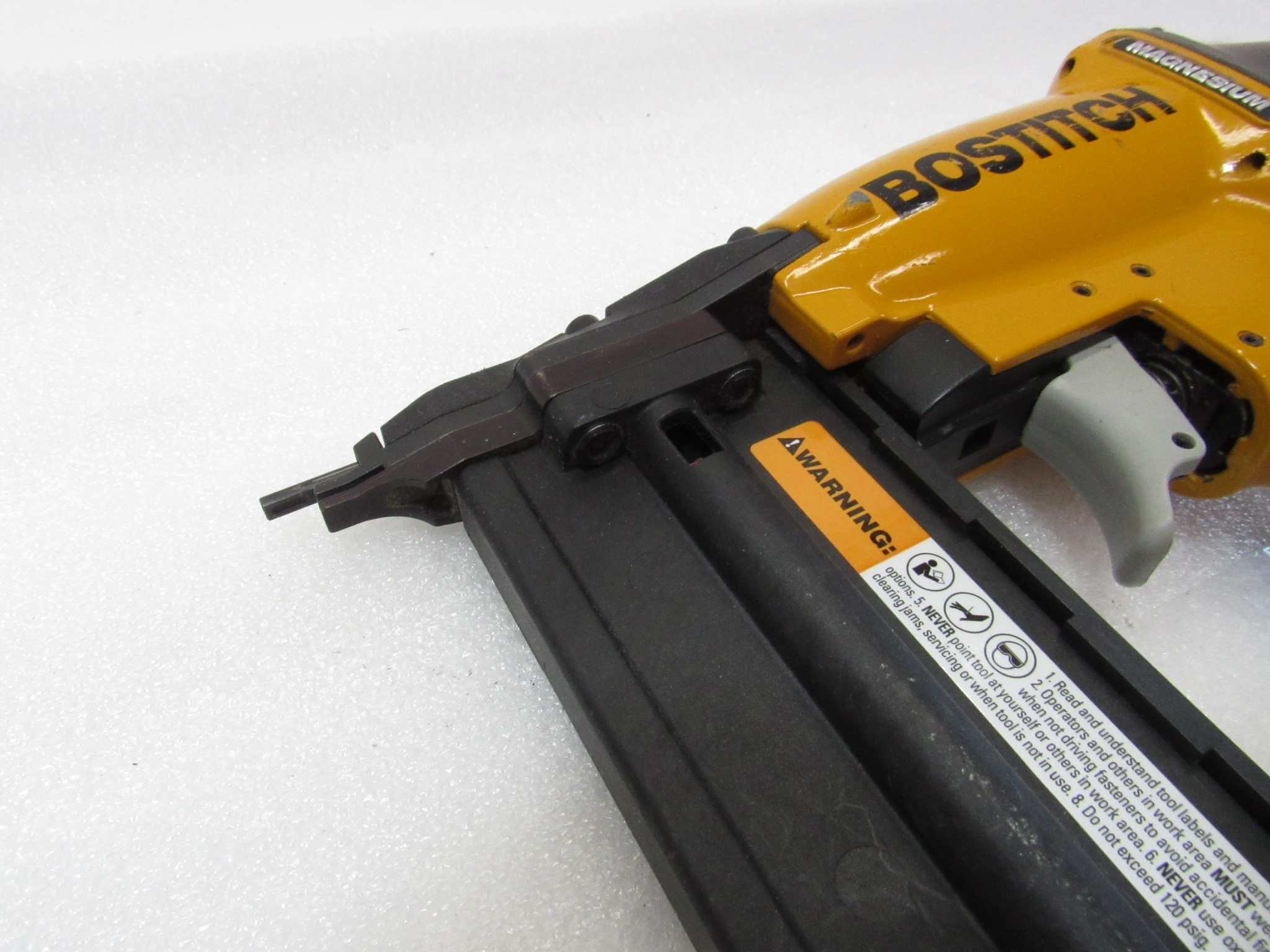 Bostitch BT13XX Air Straight Finish Brad Nail Gun 18 Gauge Nailer
