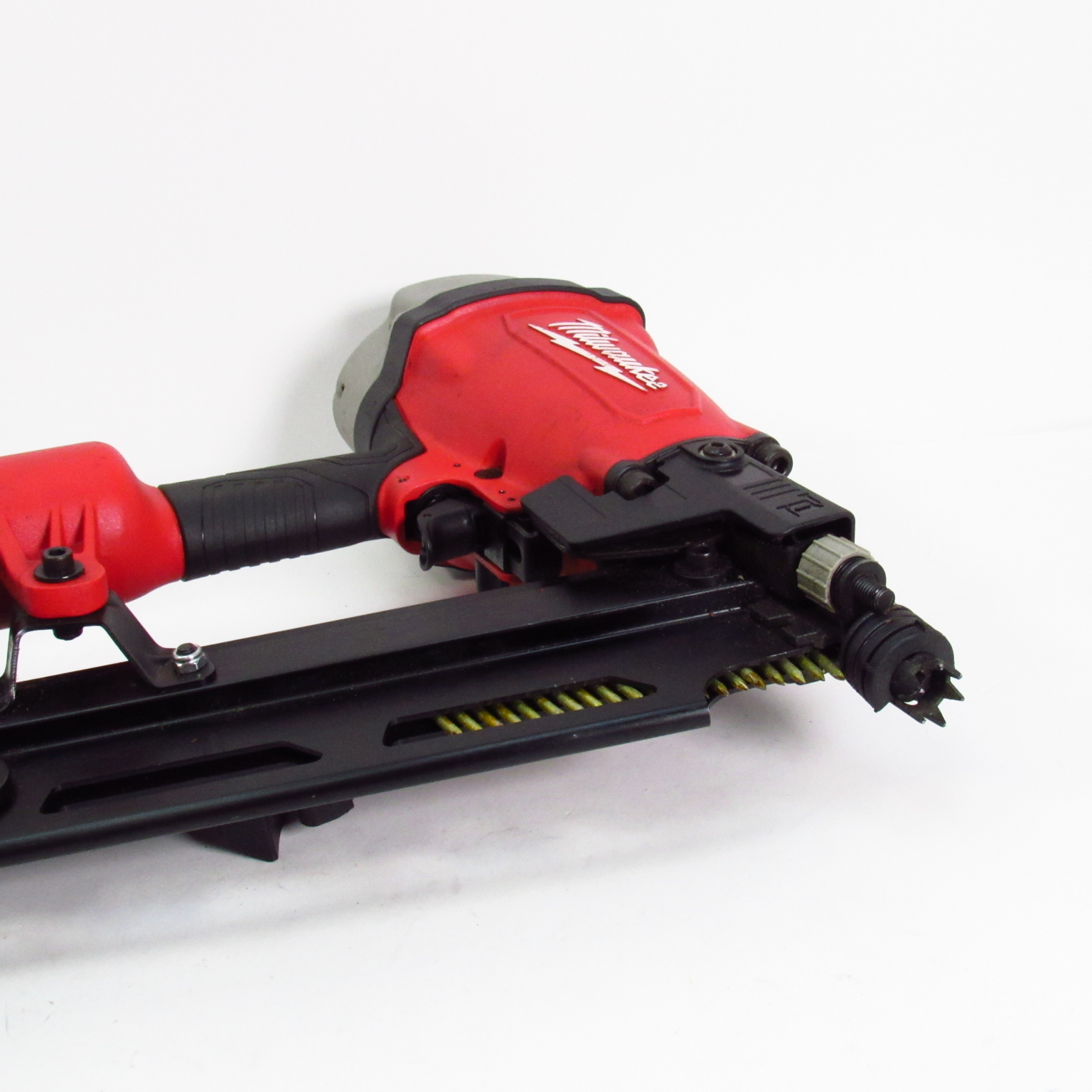 Milwaukee 720020 Air Pneumatic Round Head Framing Nailer