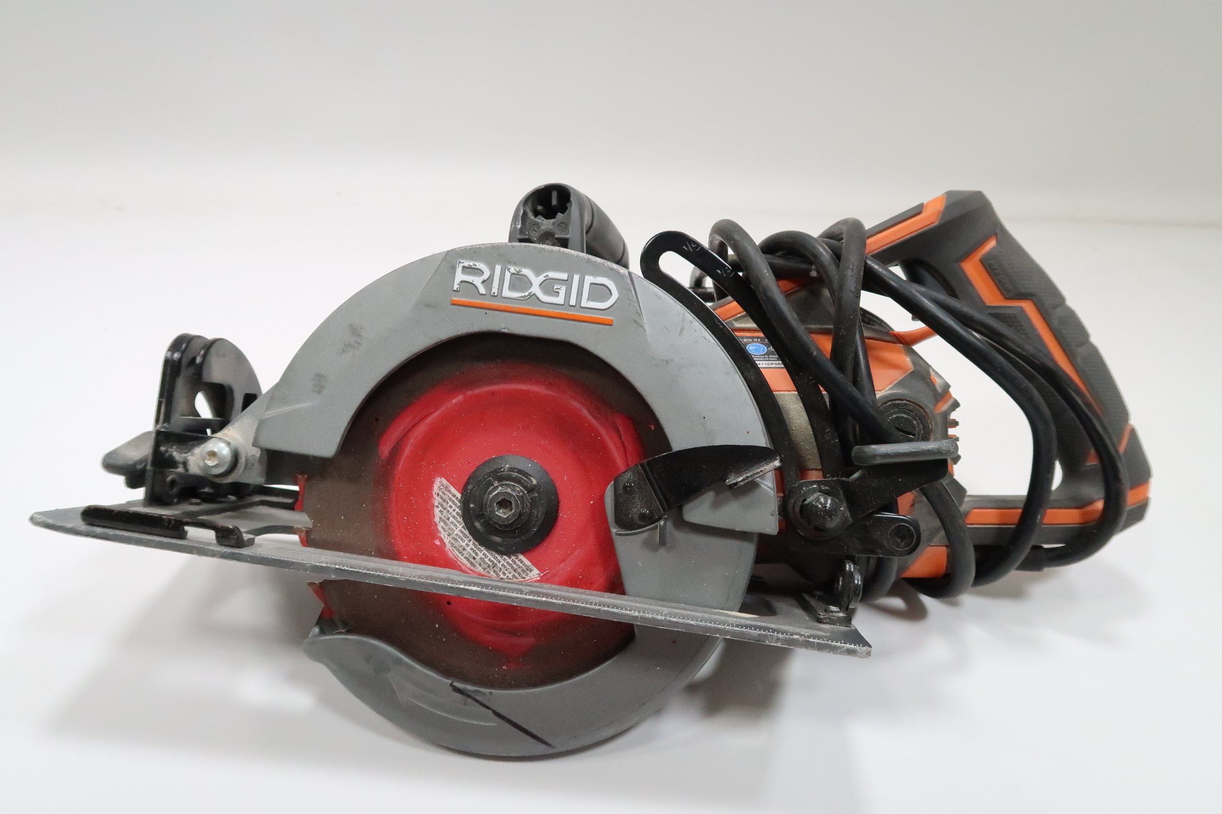 Ridgid R32104 THRUCOOL 15 Amp 7 1 4 in. Worm Drive Circular Saw 7924