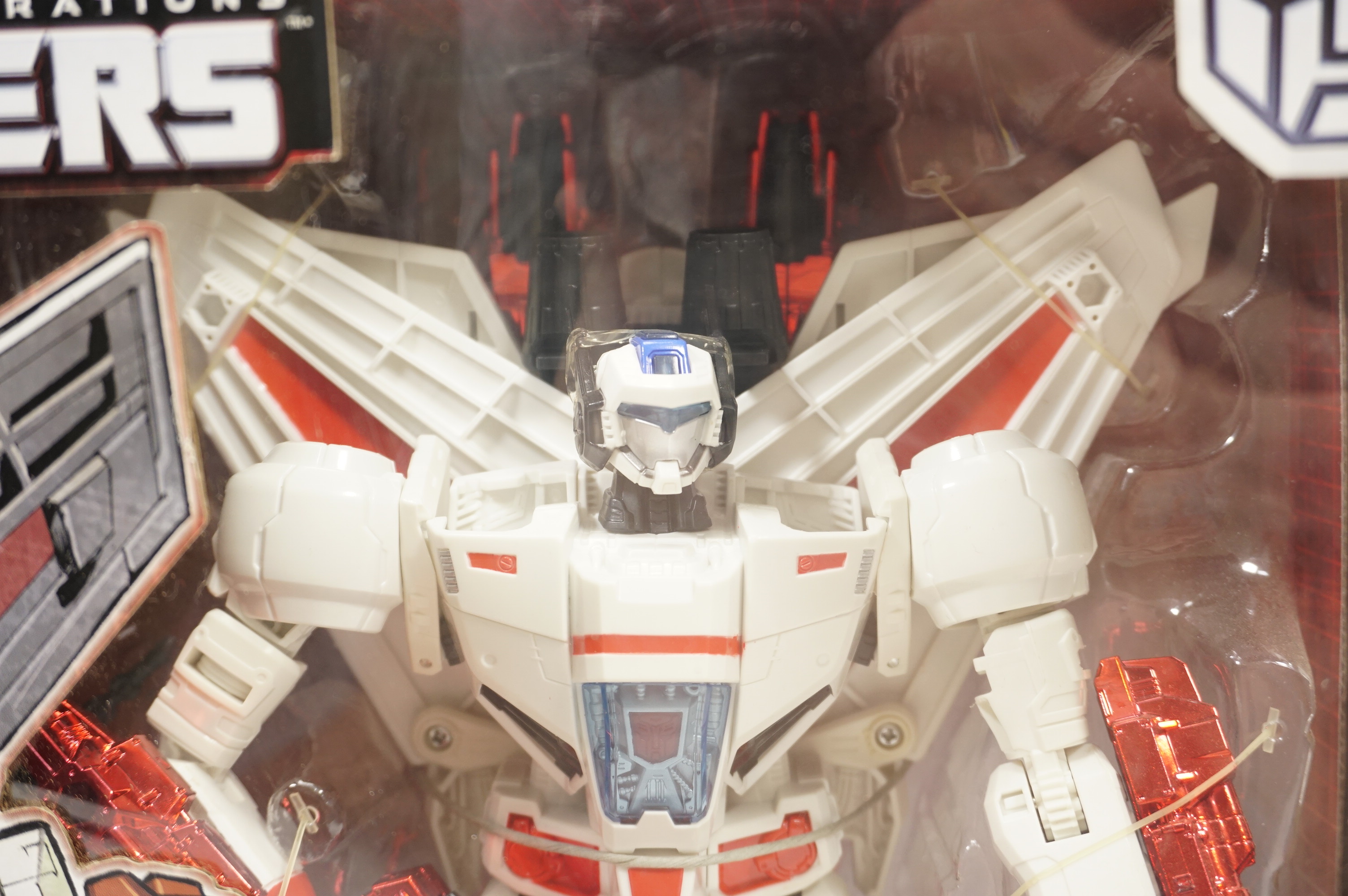 Hasbro Transformers Generations Thrilling 30 Leader Class Jetfire ...