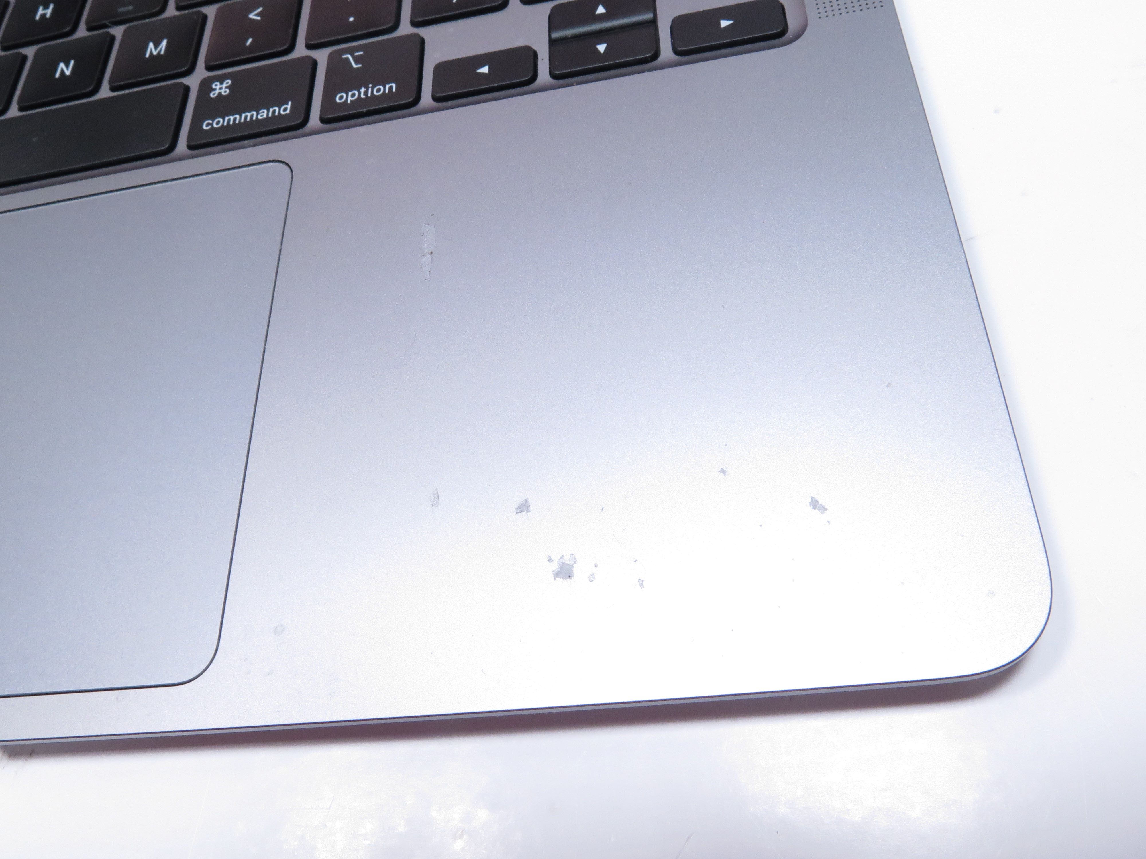 Apple MacBook Air (2020) MGN73LL/A M1 (8C GPU) 3.2Ghz 16GB RAM 1TB