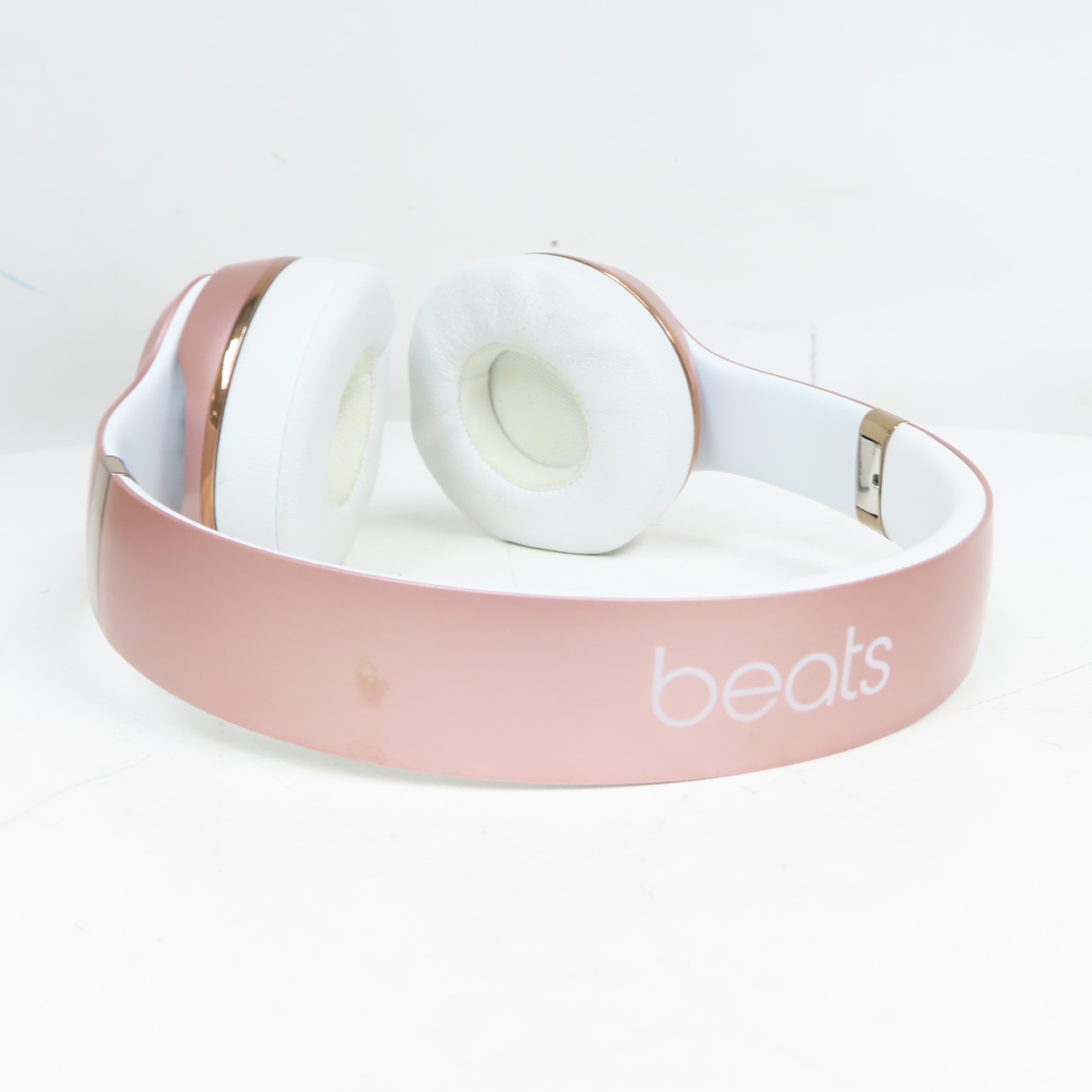 Apple MX442LL/A Beats Solo Wireless Bluetooth Headphones Rose