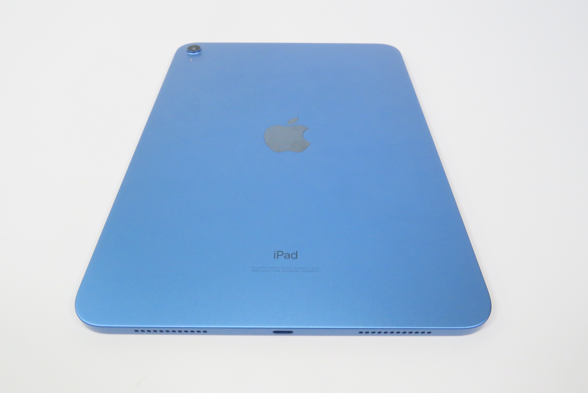 Apple iPad 10th Gen A2696 64GB 10.9