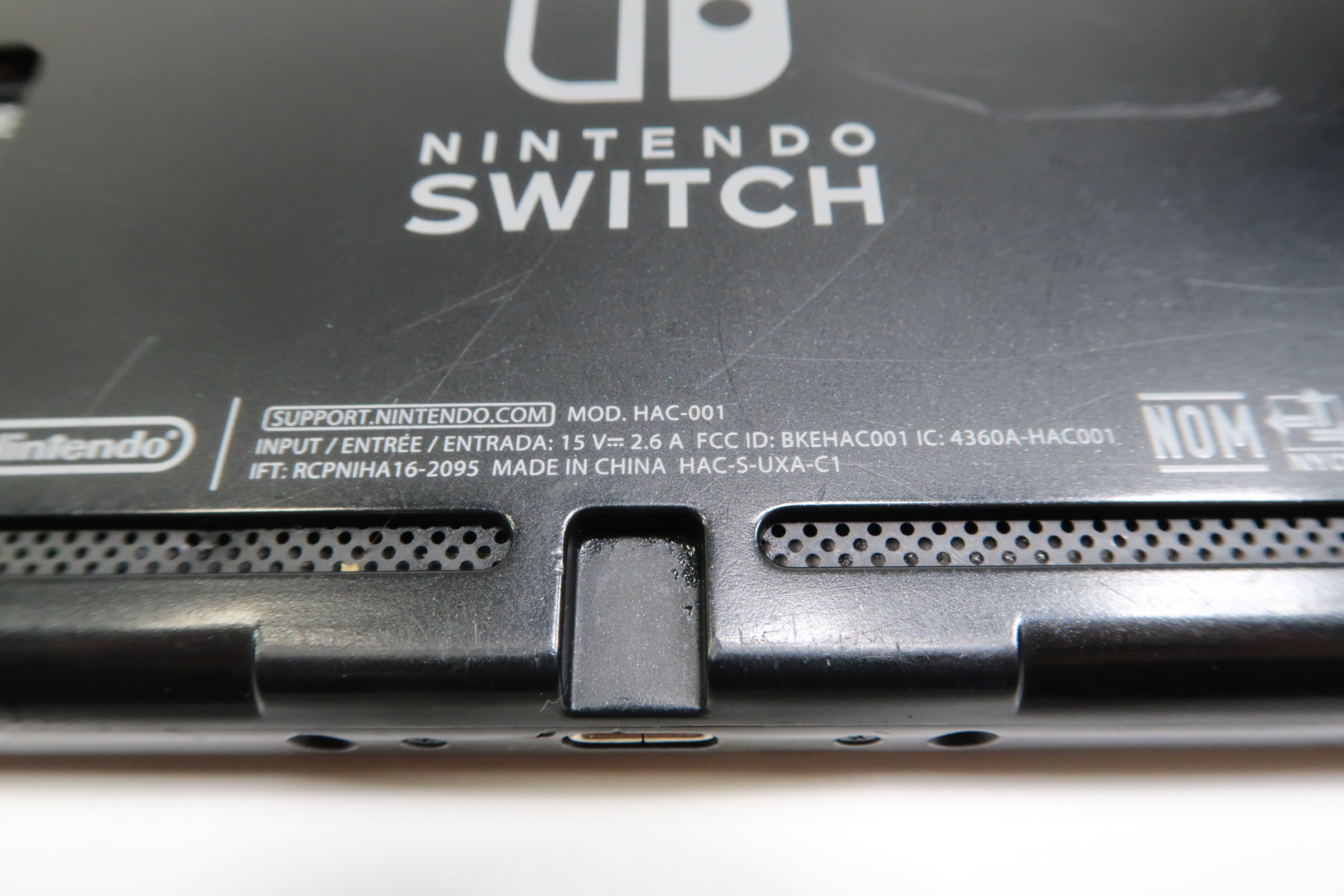 Nintendo Switch HAC-001 32GB Video Game System 1986