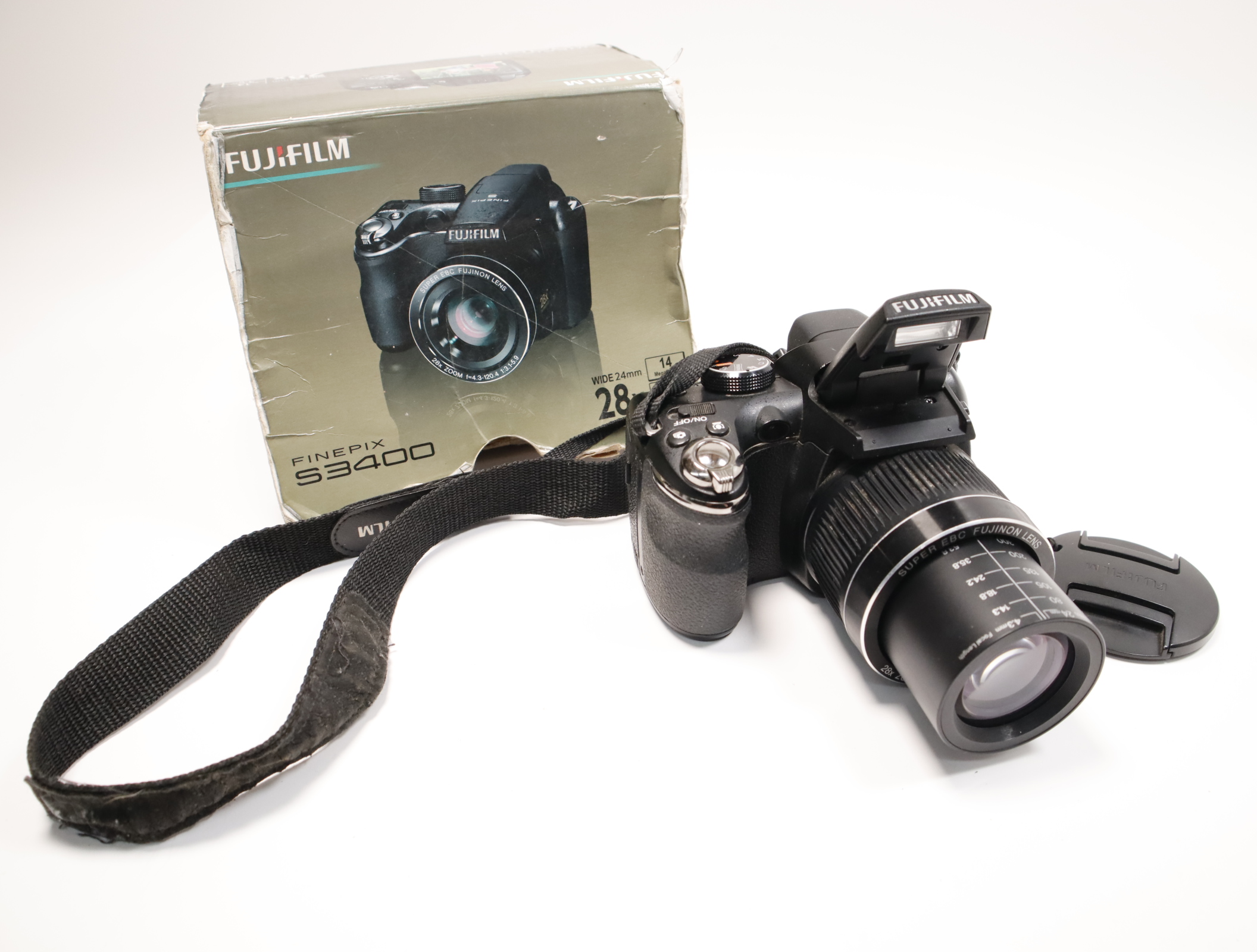 Fuji FinePix S3400 14MP Digital Camera 28X Optical Zoom 24mm Wide