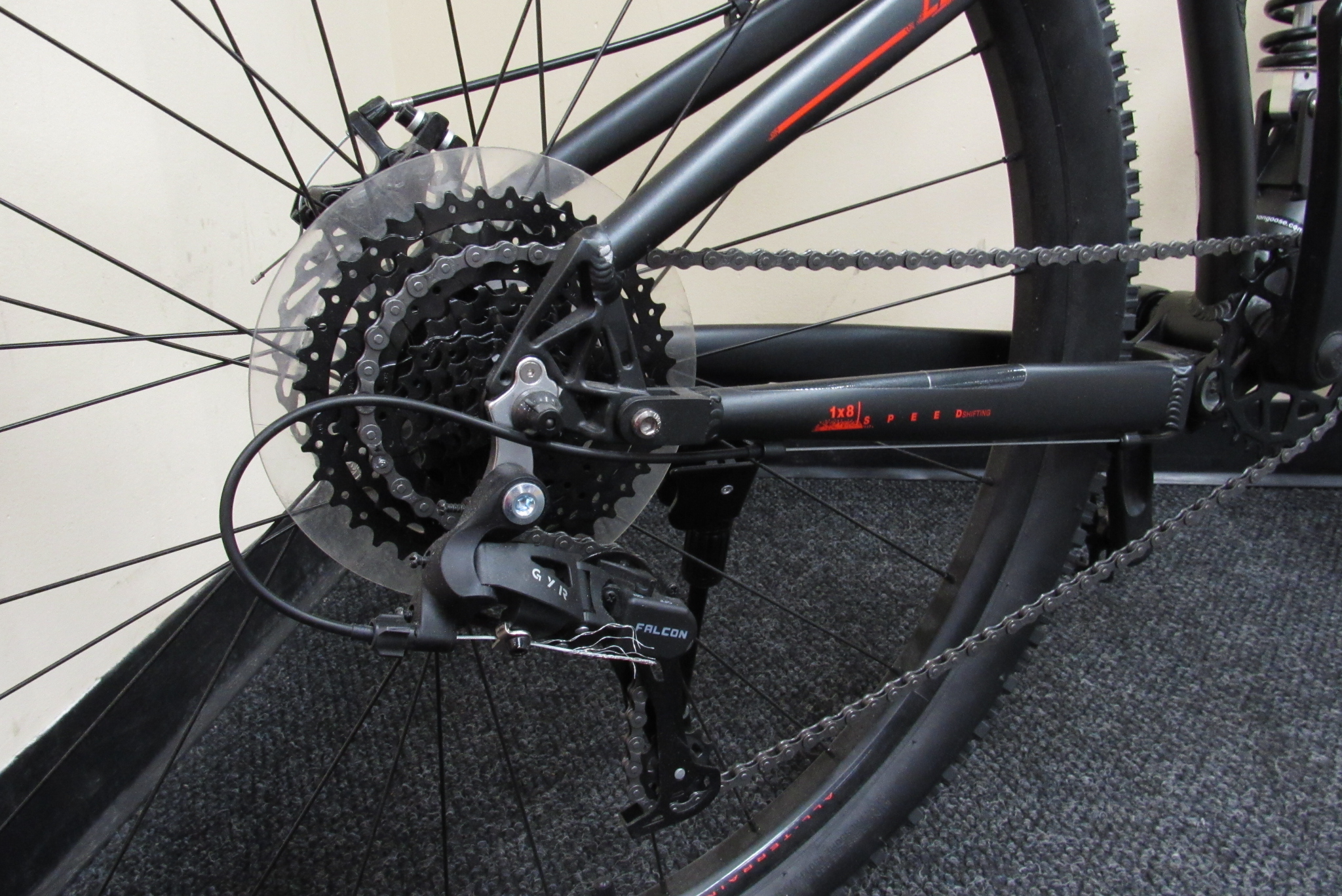 Mongoose Ledge X2 R8136WMDS 29'' Suspension Men's Mountain Bike