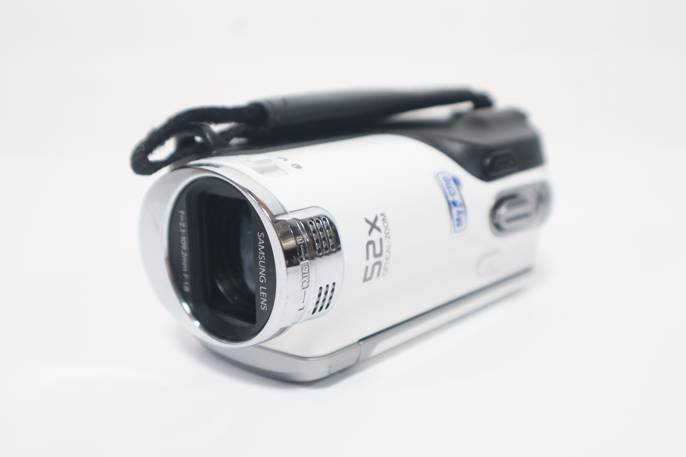 Samsung HMX-F90 White/Black Lightweight 52X Optical Zoom Digital