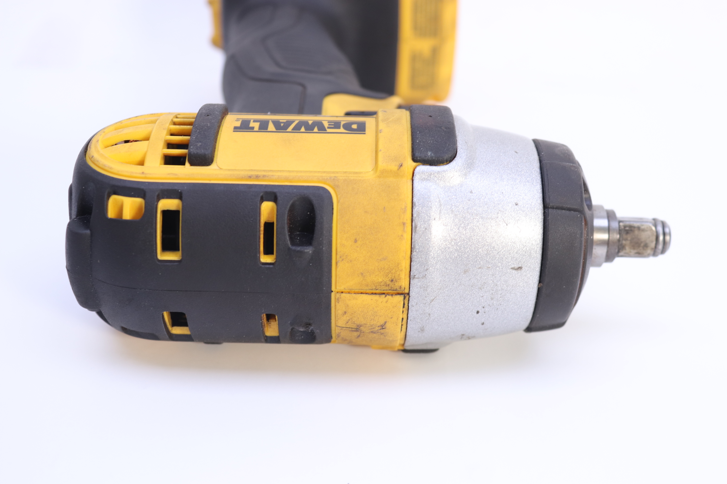 DeWalt DCF883 20V MAX Lithium Ion Cordless 3/8" Impact Wrench