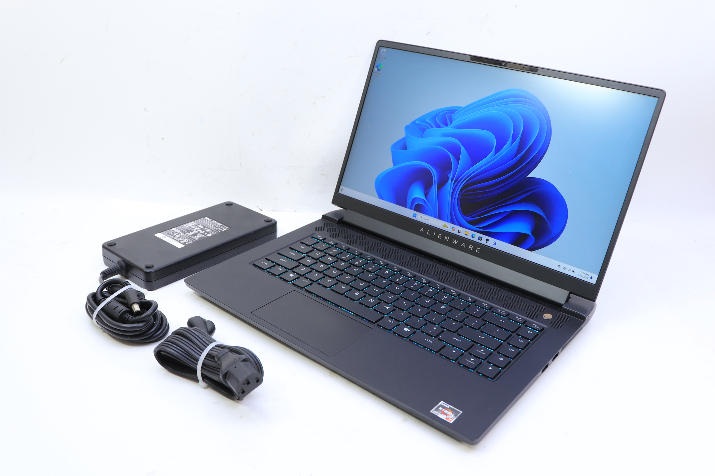 Alienware M15 R5 AMD Ryzen 7 5800H 3.2GHz RTX 3070 16GB RAM 1TB SSD 15.6"