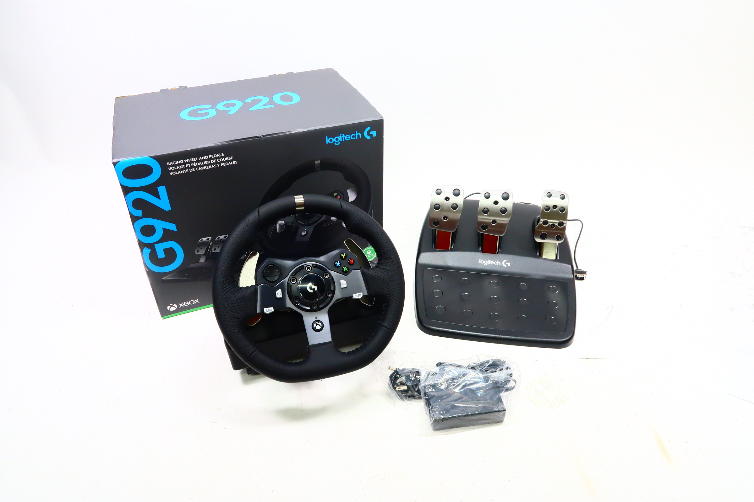 Logitech G920 Driving Force Racing Wheel and Floor Pedals Driving Bundle