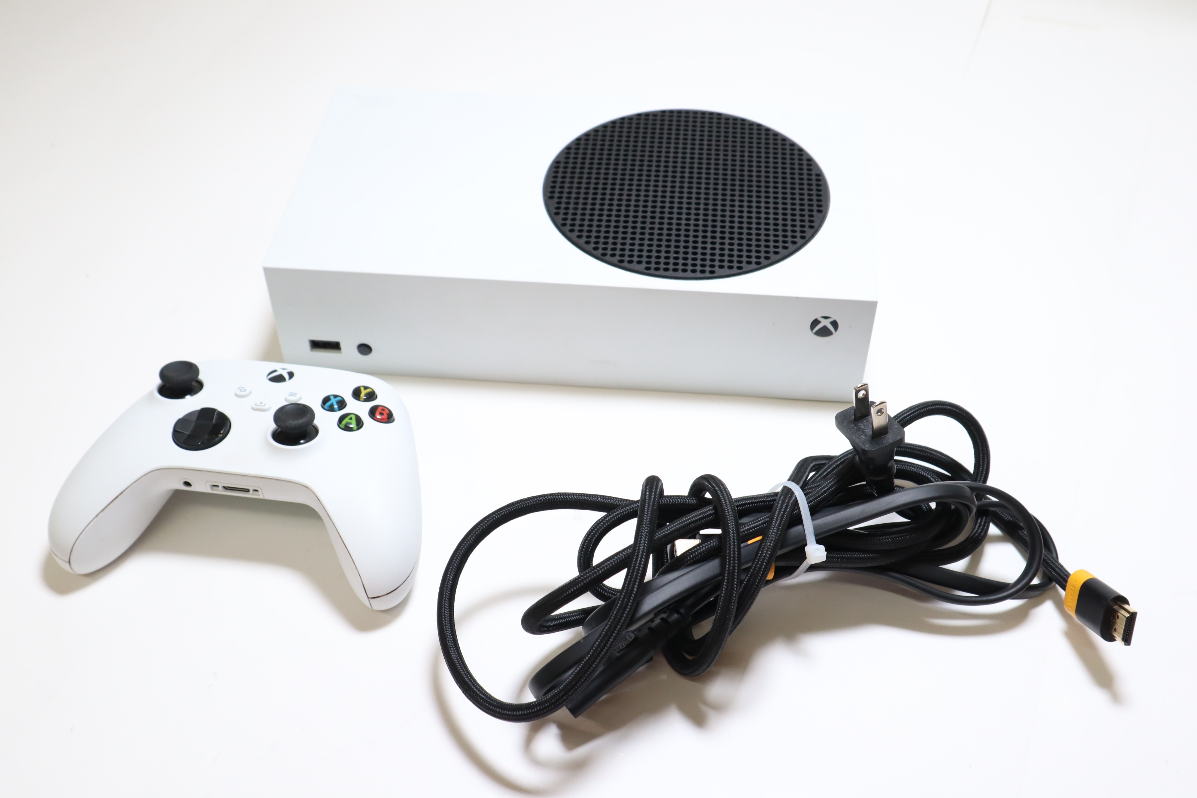 Microsoft 1883 500GB All Digital Xbox Series S Video Game Console 4611