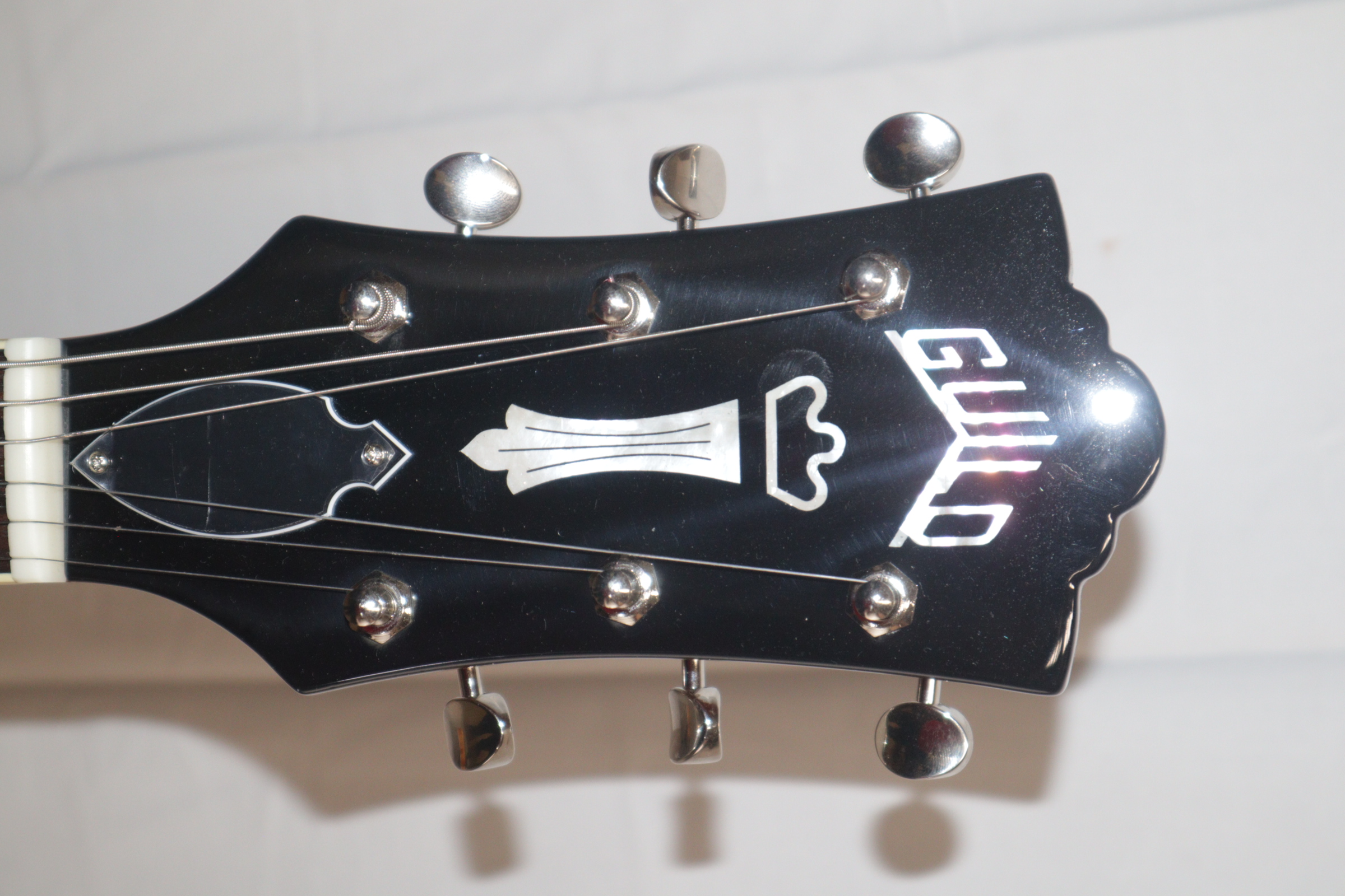 ★TOUT Y EST★ CONSTRUCTED Guitar Tate EIABX01 46Q EIABX0146 Amazon.com: EART Electric Guitar 6 String Right Solid-Body