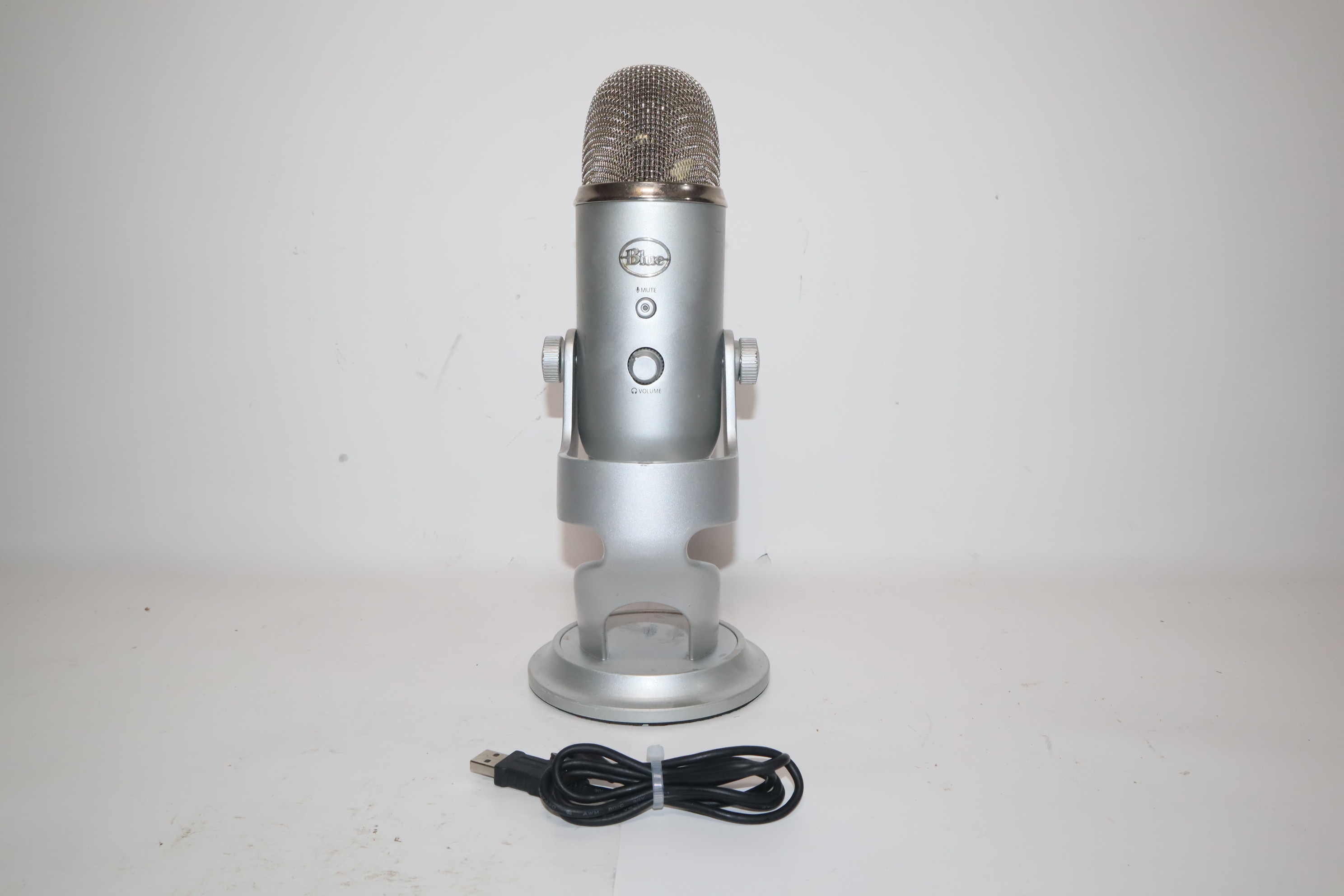 Blue Yeti THX-Certified USB Condenser Microphone 