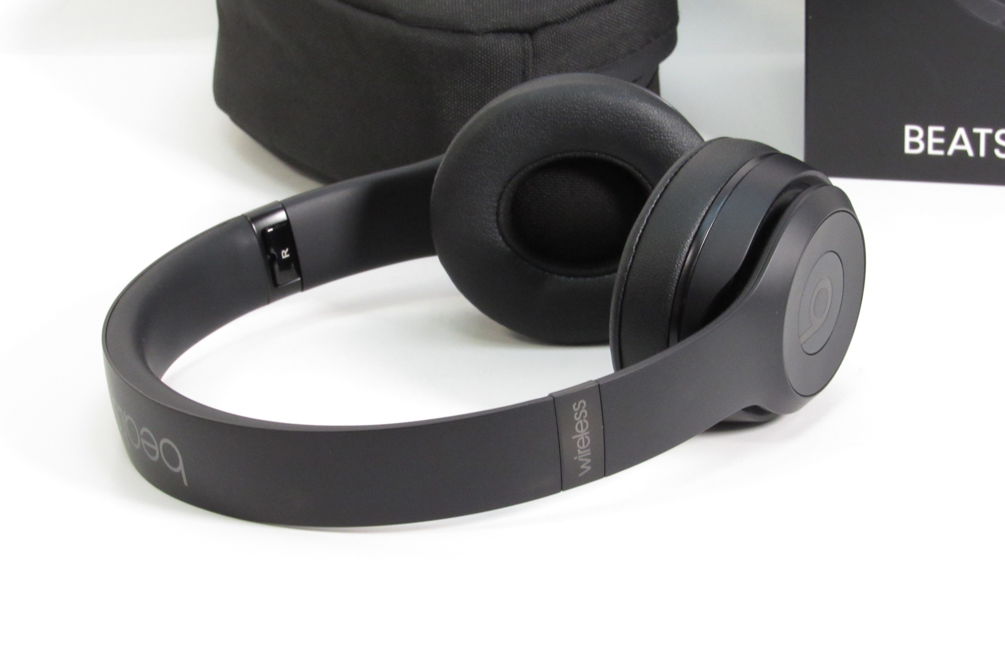 Beats by Dr.Dr MX432PA/A・Beat Amazon.com: Beats Solo3 Wireless On-Ear Headphones - Apple