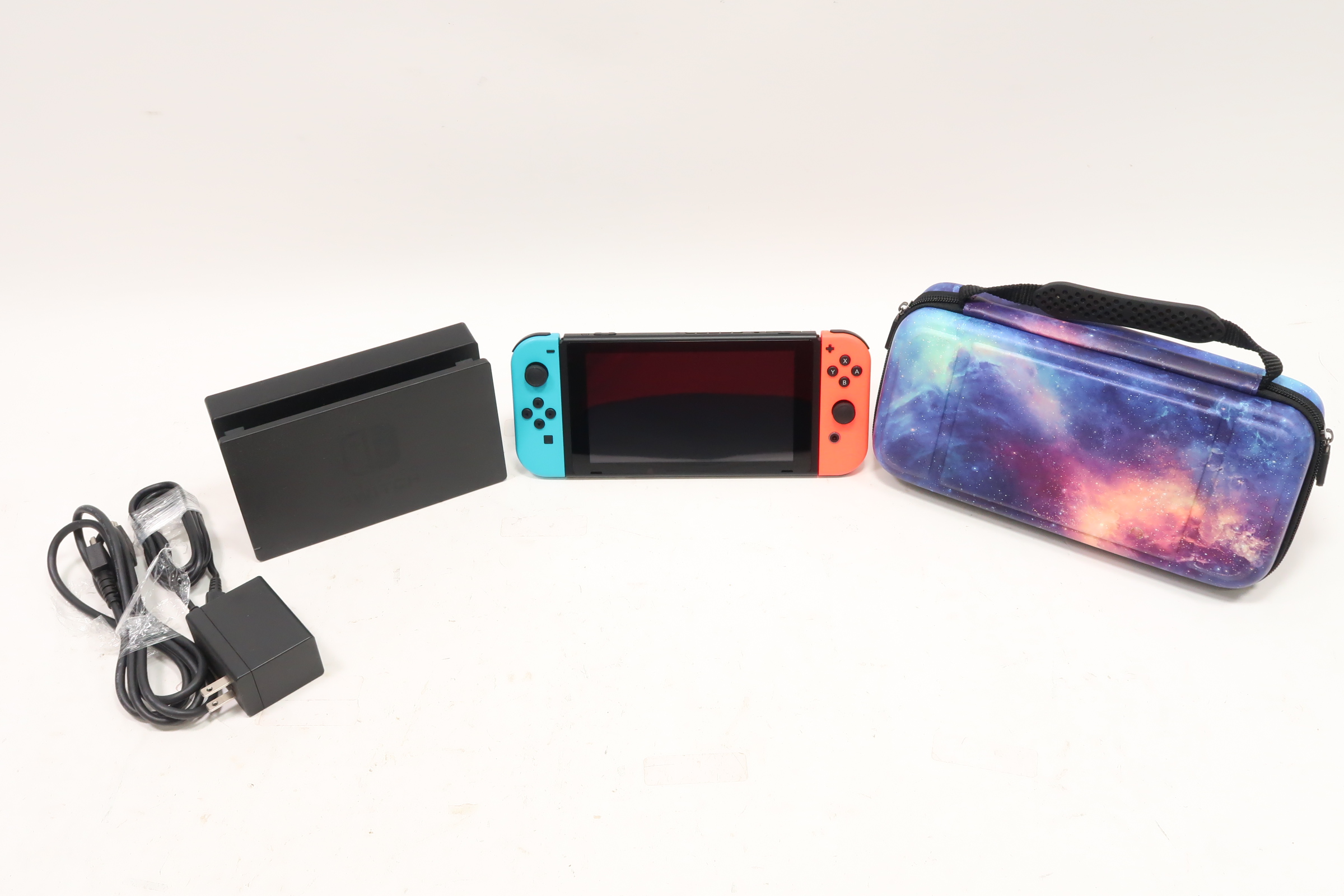 Nintendo Switch-V2 HAC-001(-01) 32GB Video Game System