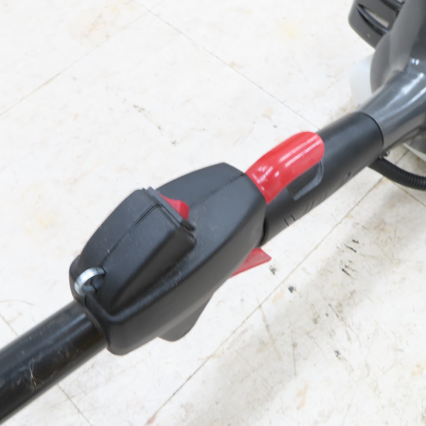Black Max BM25SSACVNM 2-Cycle 25cc String Trimmer (Local Black Max BM25SSACVNM 2-Cycle 25cc String Trimmer (Local