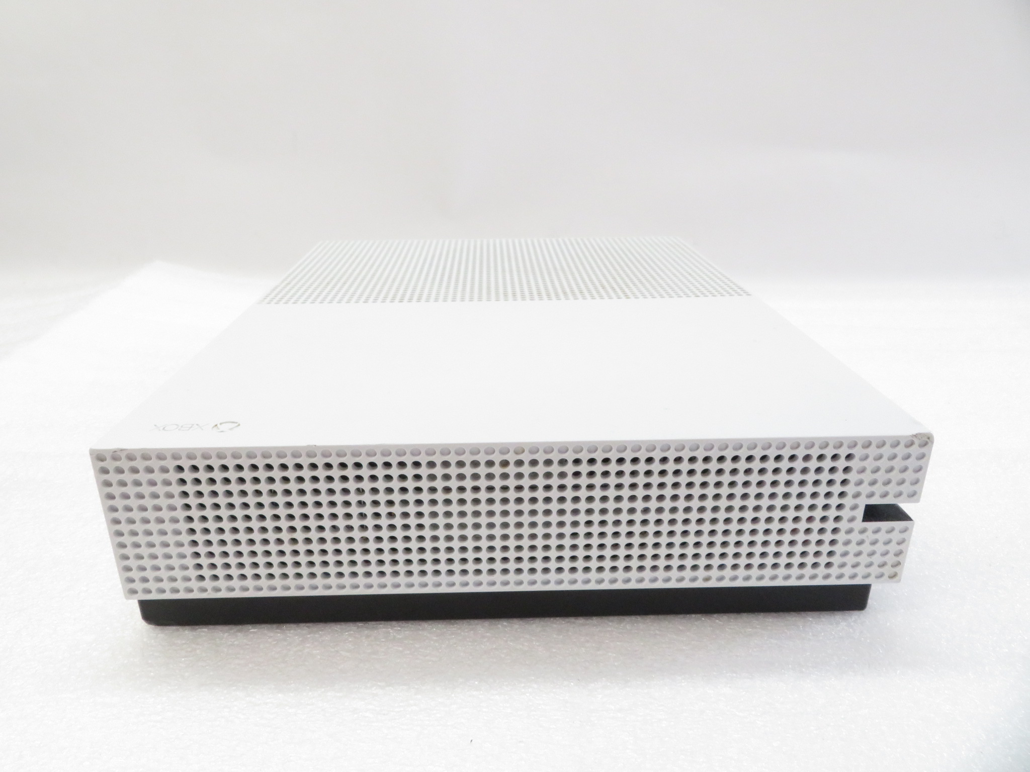 Microsoft Xbox One S 1681 1TB Video Game Console 1173