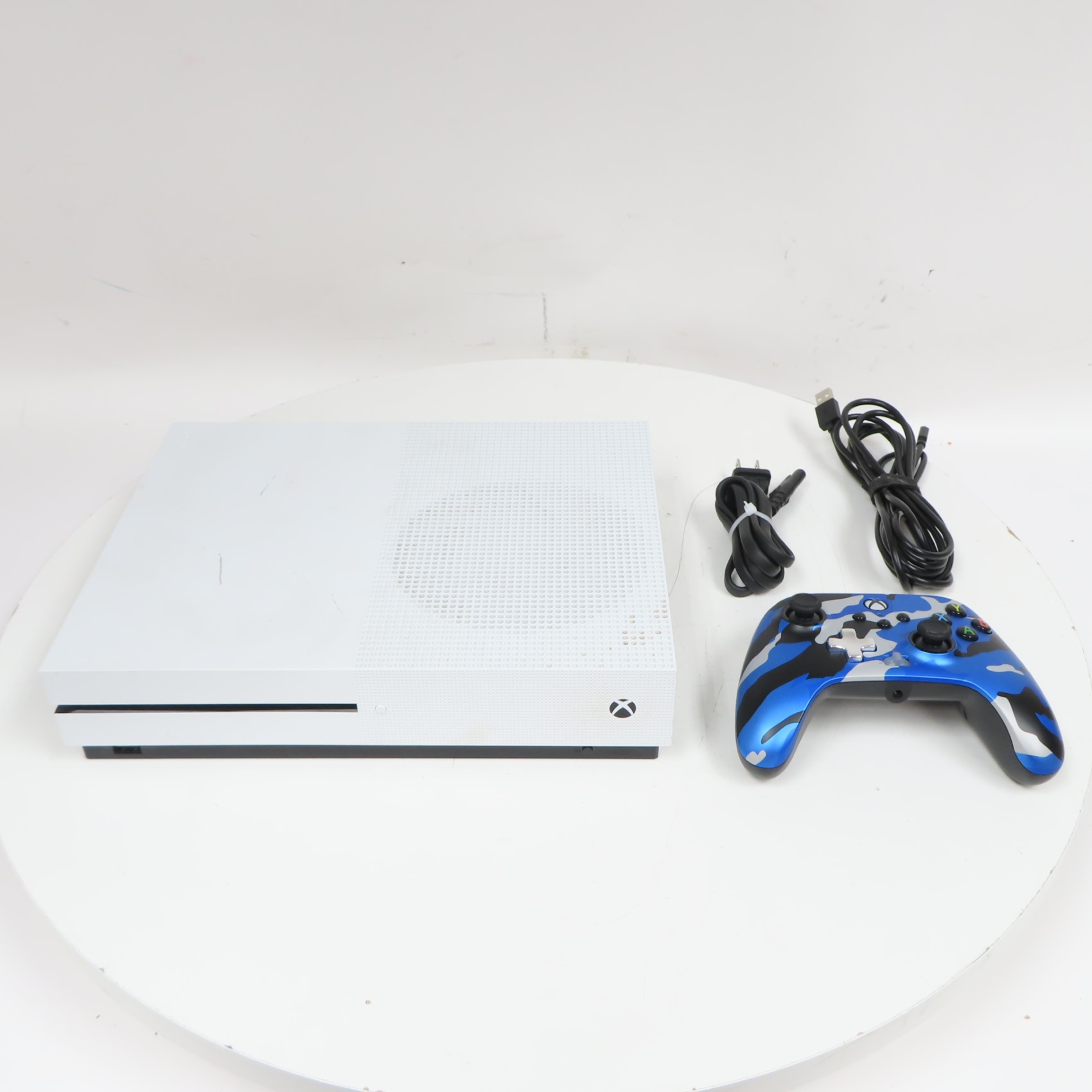 Microsoft 1681 Xbox One S 1TB Video Game Console - White (4363)
