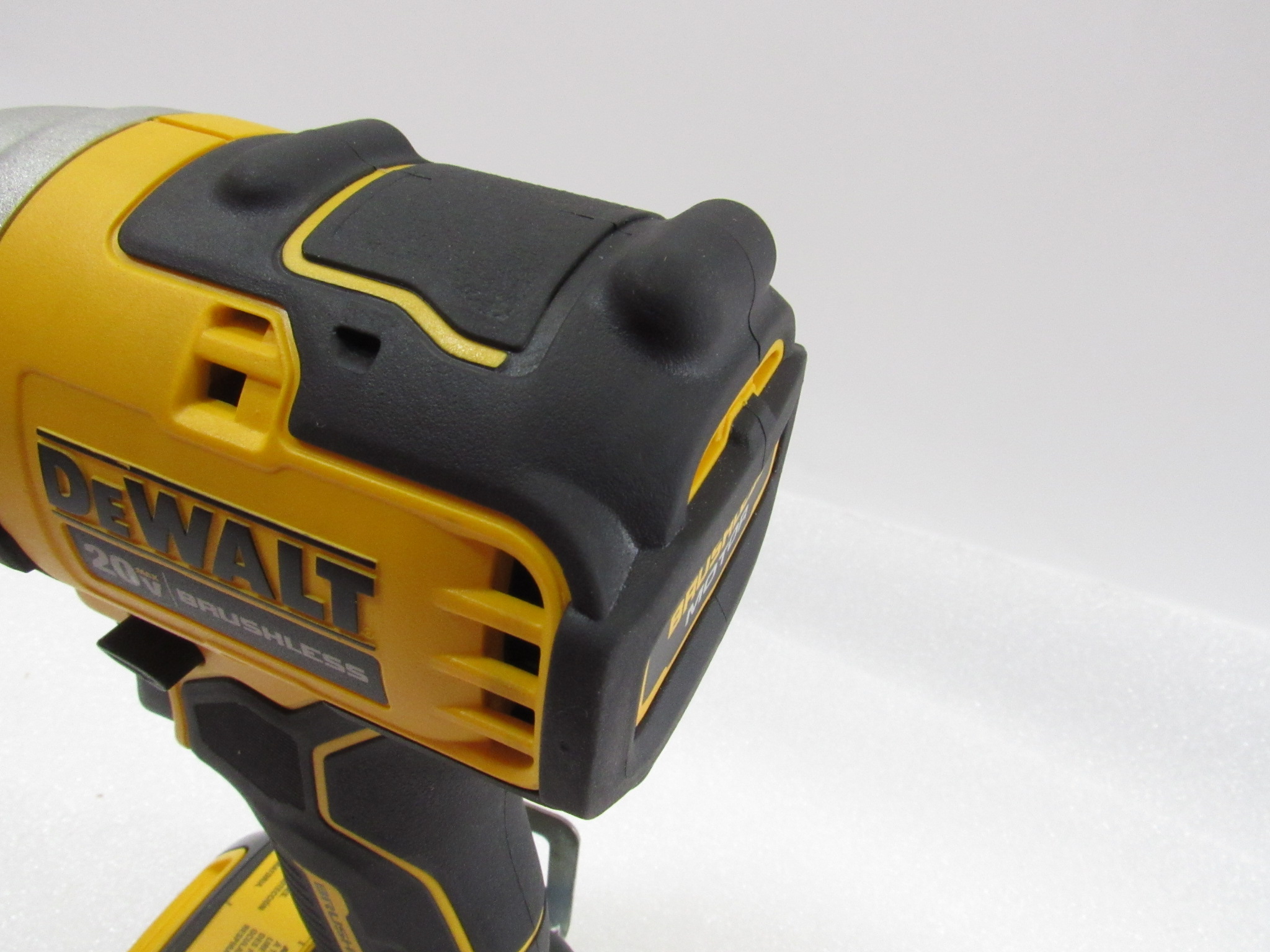 Dewalt DCF809 20Volt MAX Cordless Brushless Compact 1/4 in. Impact Driver