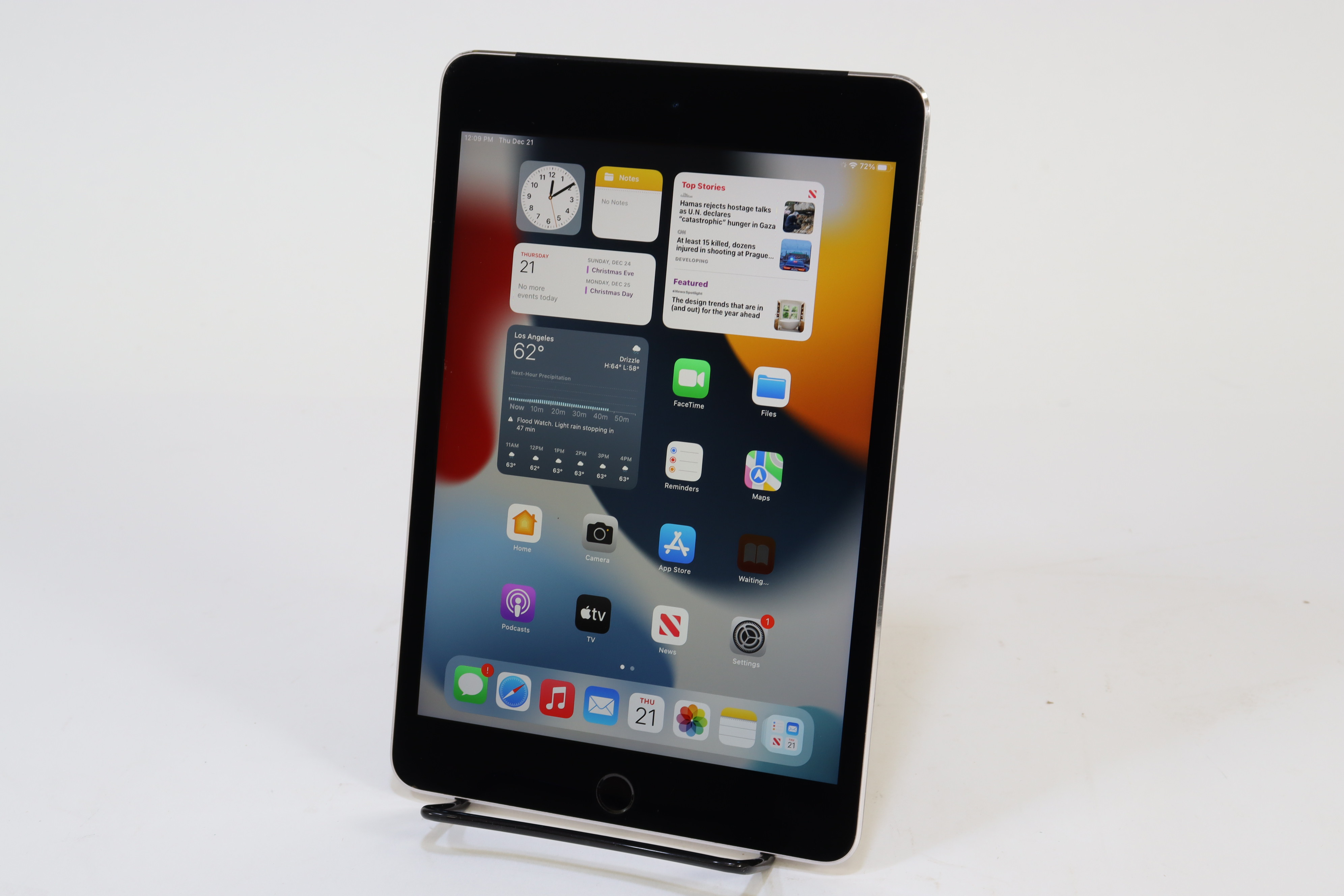 Apple iPad Mini 4th Gen MNWL2LL/A 32GB Storage 7.9" LEDBacklit IPS Tablet