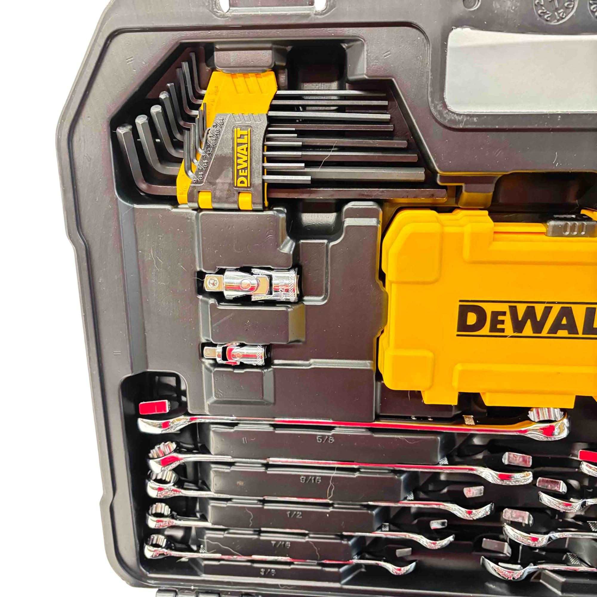 DeWalt DWMT73802 142-Piece Mechanics Tool Set