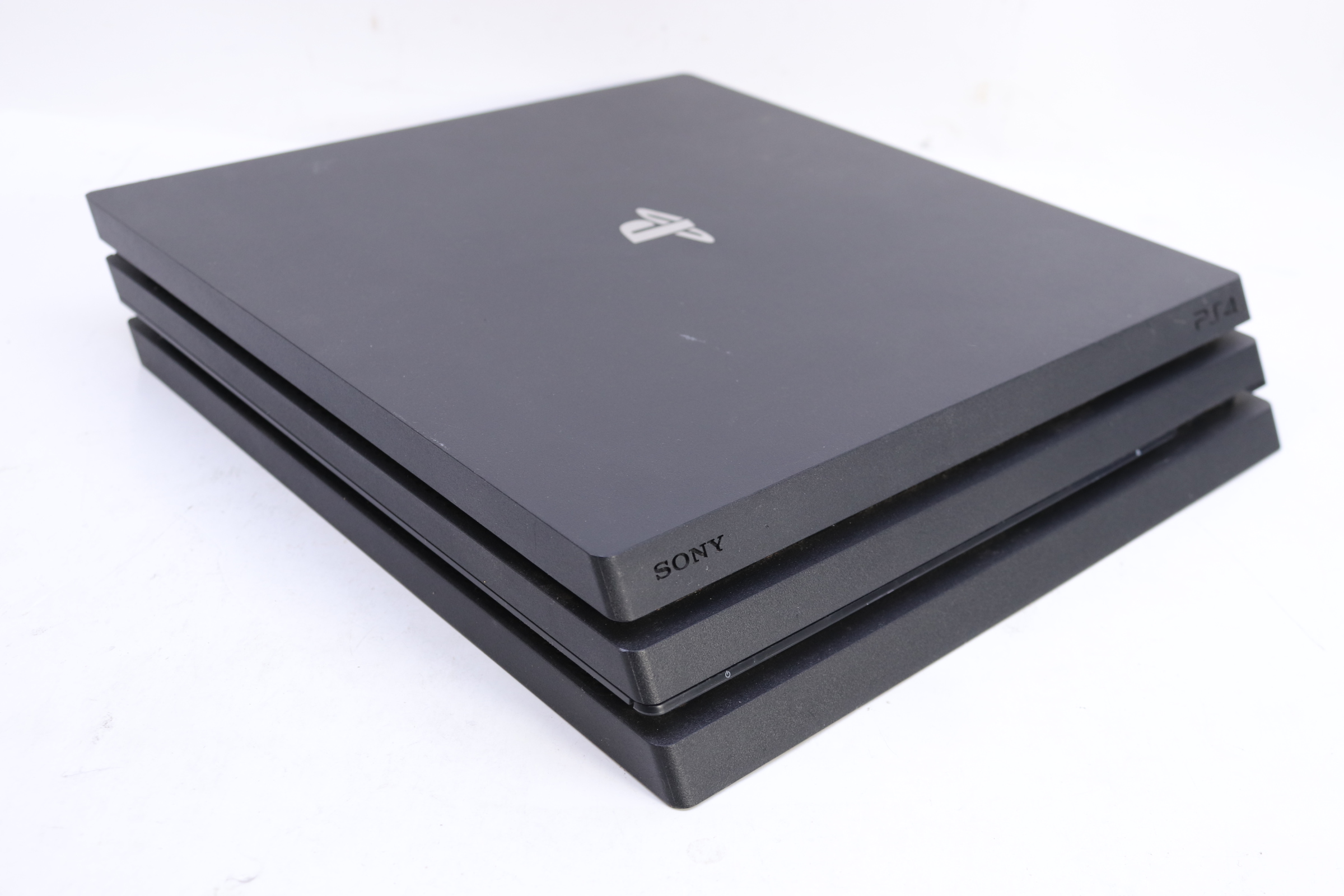 Sony CUH-7115B 1TB 4K Video Game Console Sony PlayStation 4 Pro