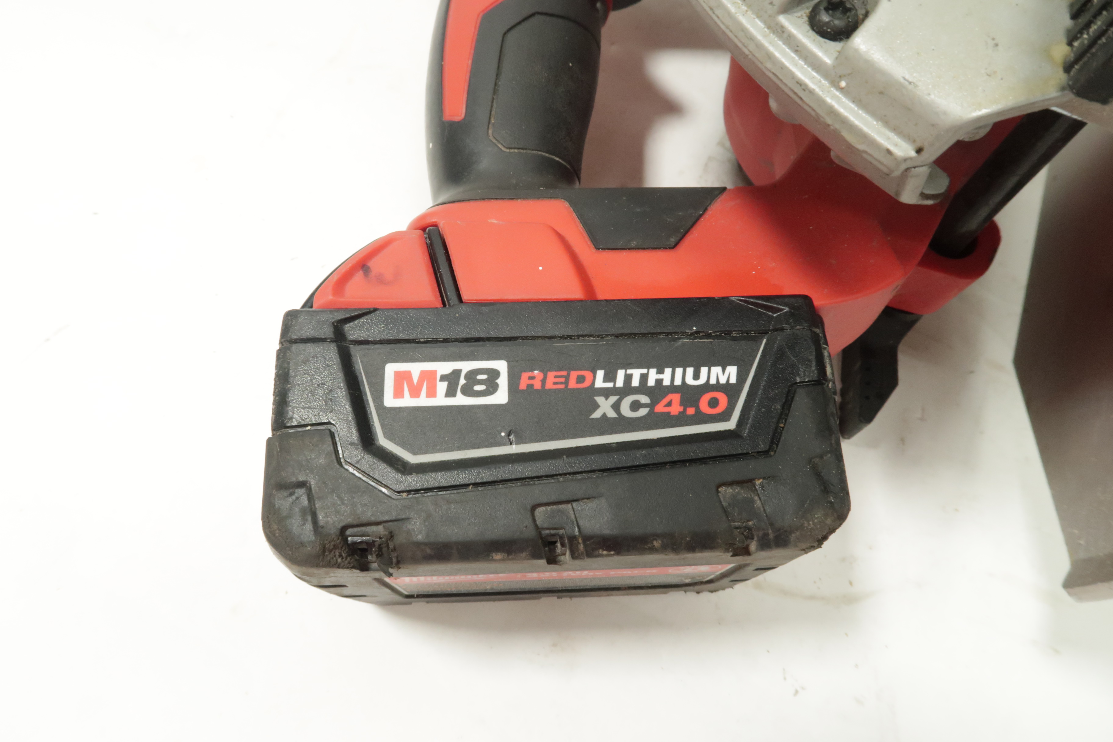 Milwaukee Tool M18 FUEL 18V Li-Ion Sans Fil 9 Gal. Extracteur De Poussiere A Double Batterie Avec Packout Et Vaclink