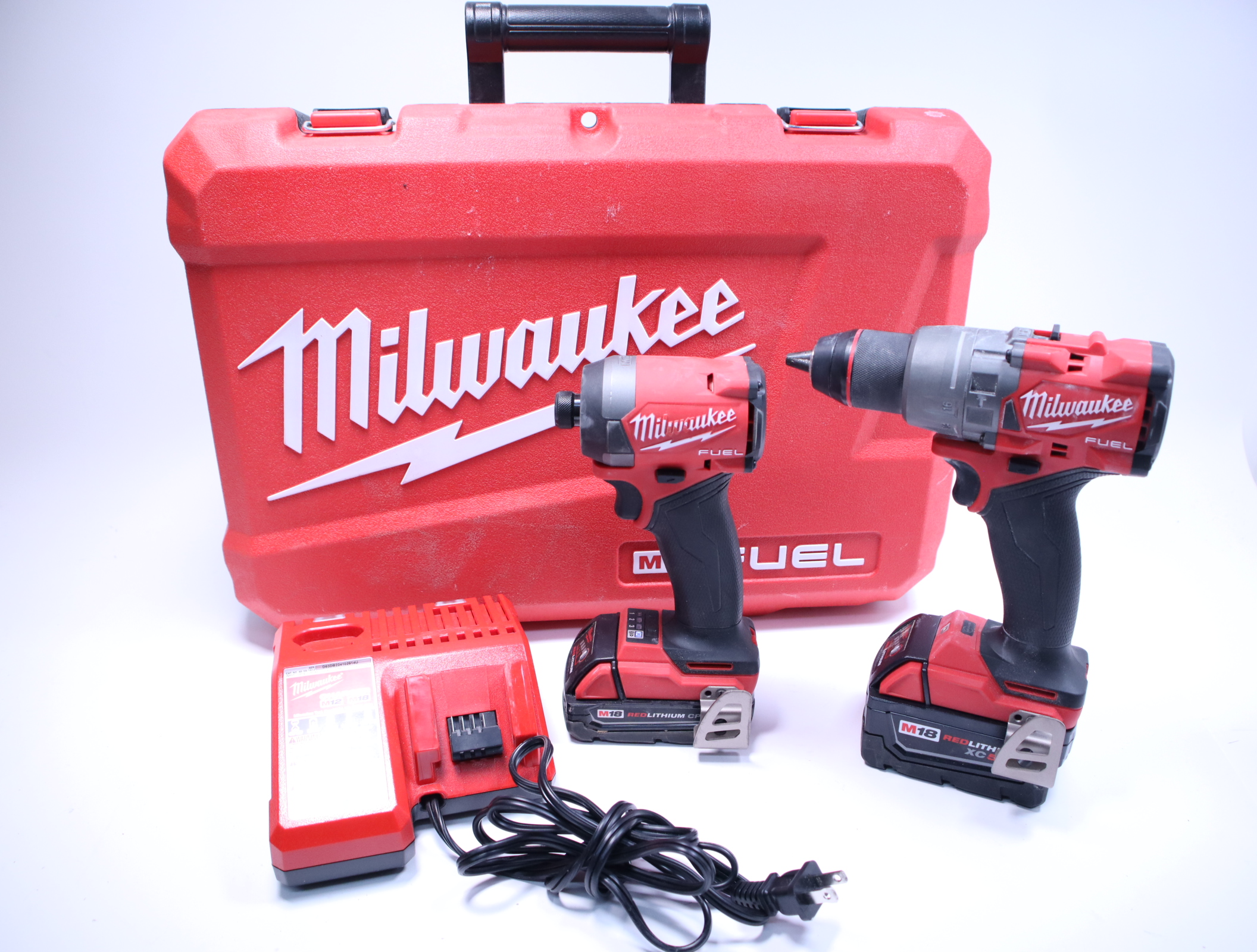 Milwaukee 3697-22 Cordless 2-Tool Combo Kit 18V Hammer Drill/Impact Driver