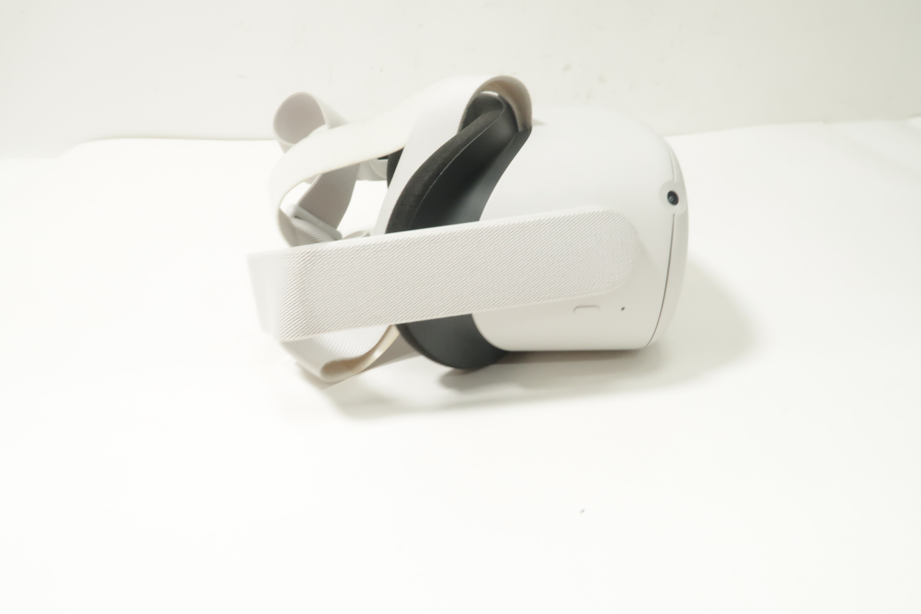 Oculus KW49CM 64GB AllinOne VR Headset Quest 2 0367