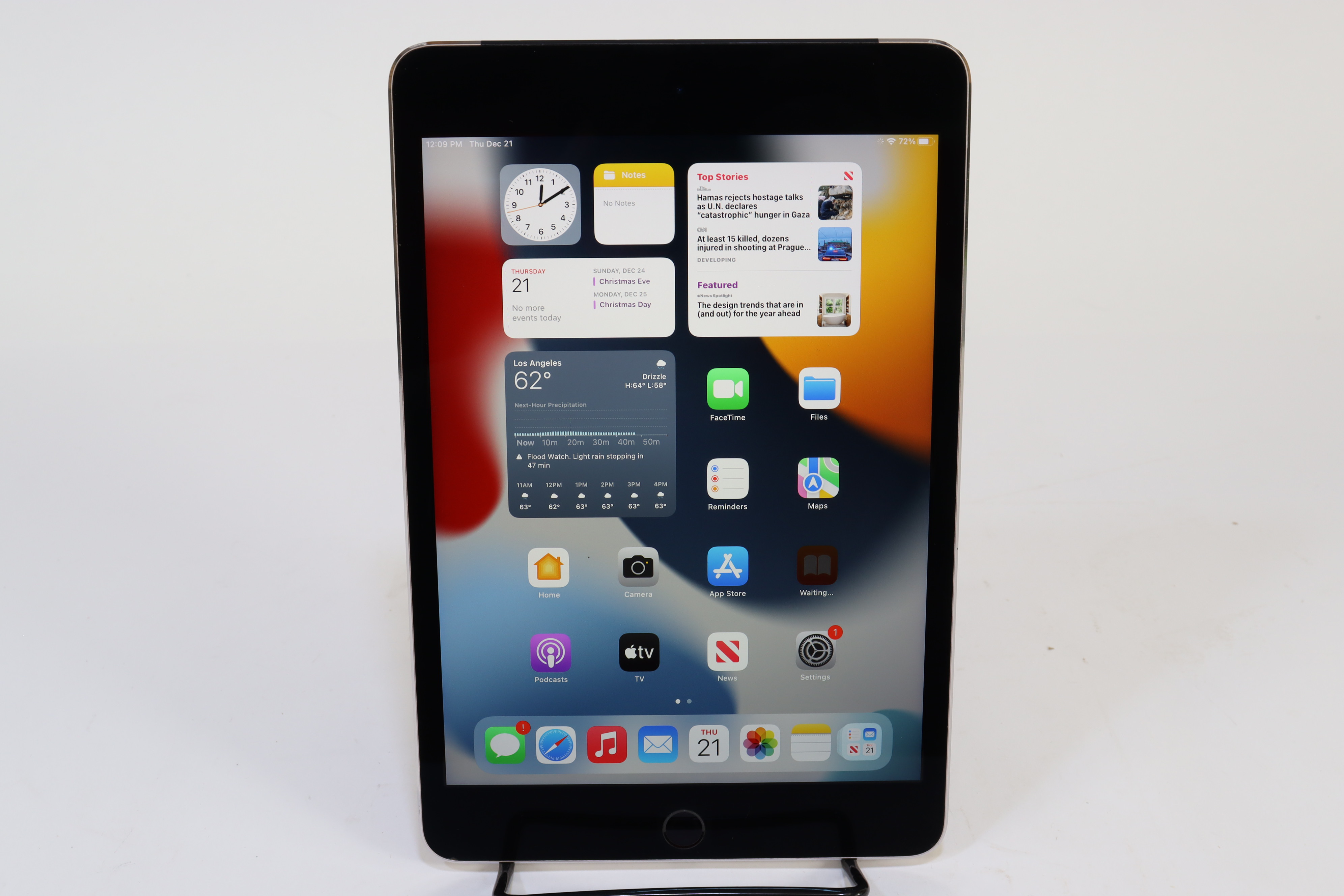 Apple iPad Mini 4th Gen MNWL2LL/A 32GB Storage 7.9" LEDBacklit IPS Tablet