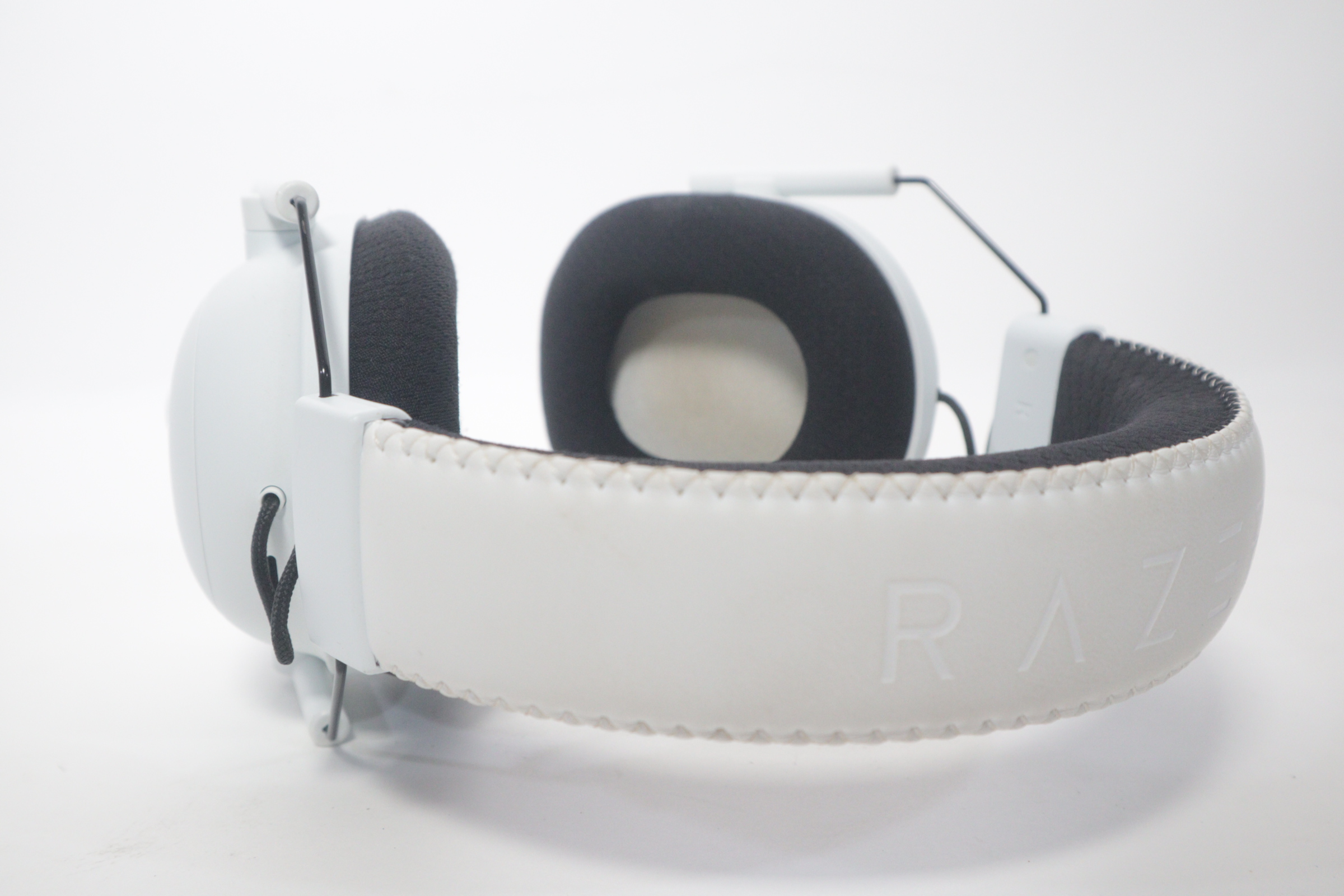 Razer(レイザー)BlackSharkV2 ProWhiteEdition Amazon.com: Razer BlackShark V2 Pro Wireless Gaming Headset 2023