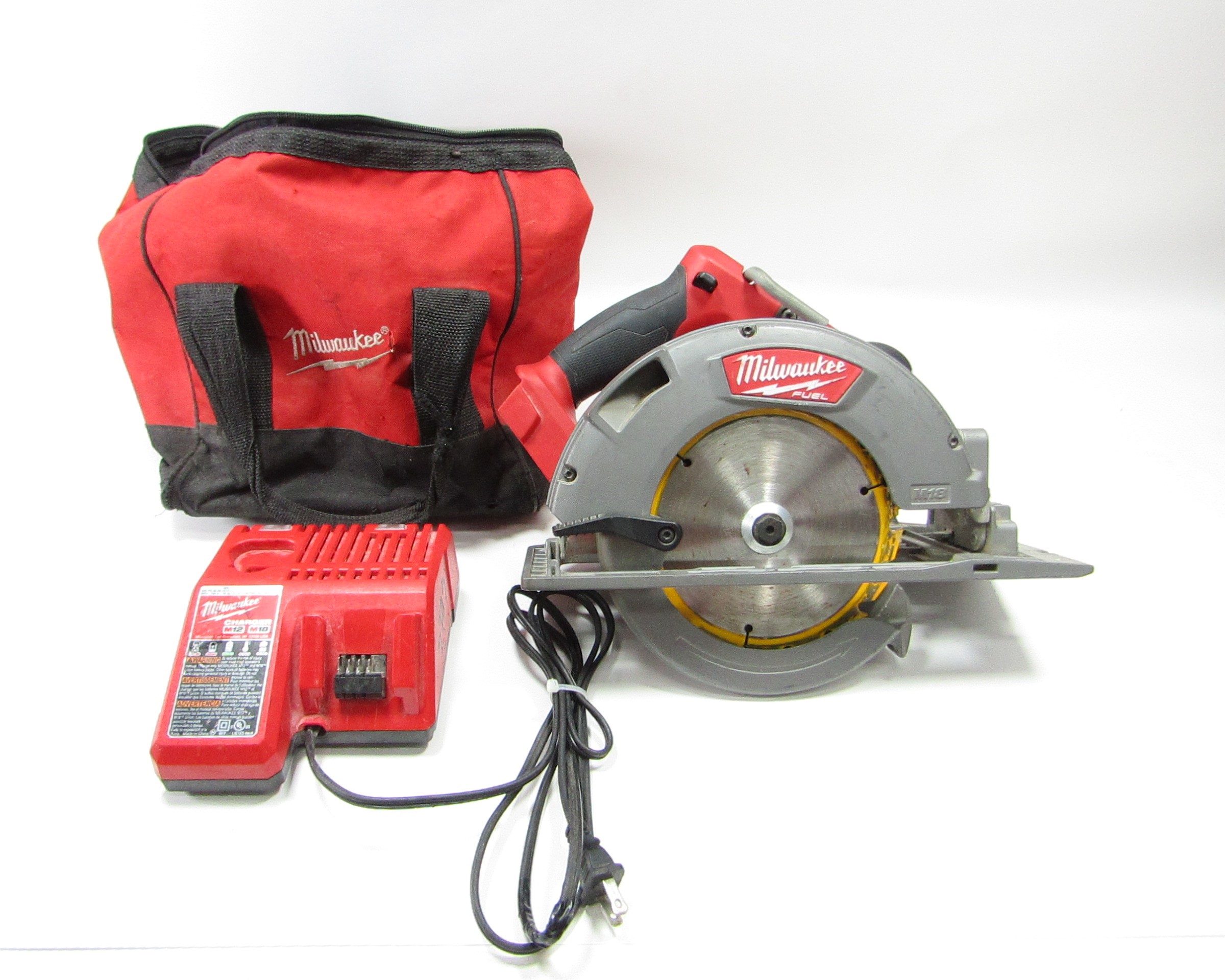 Milwaukee M18 FUEL 7-1/4 In. Cordless Circular Saw Kit