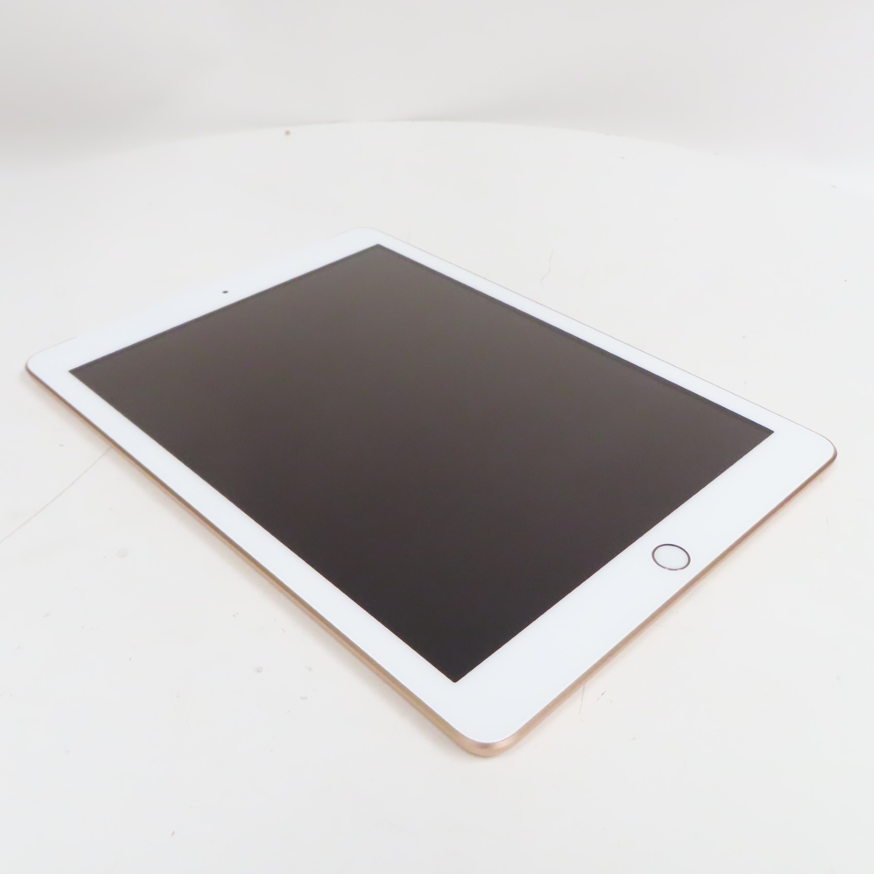 Apple MRM52LL/A iPad (6th Gen) 32GB 9.7