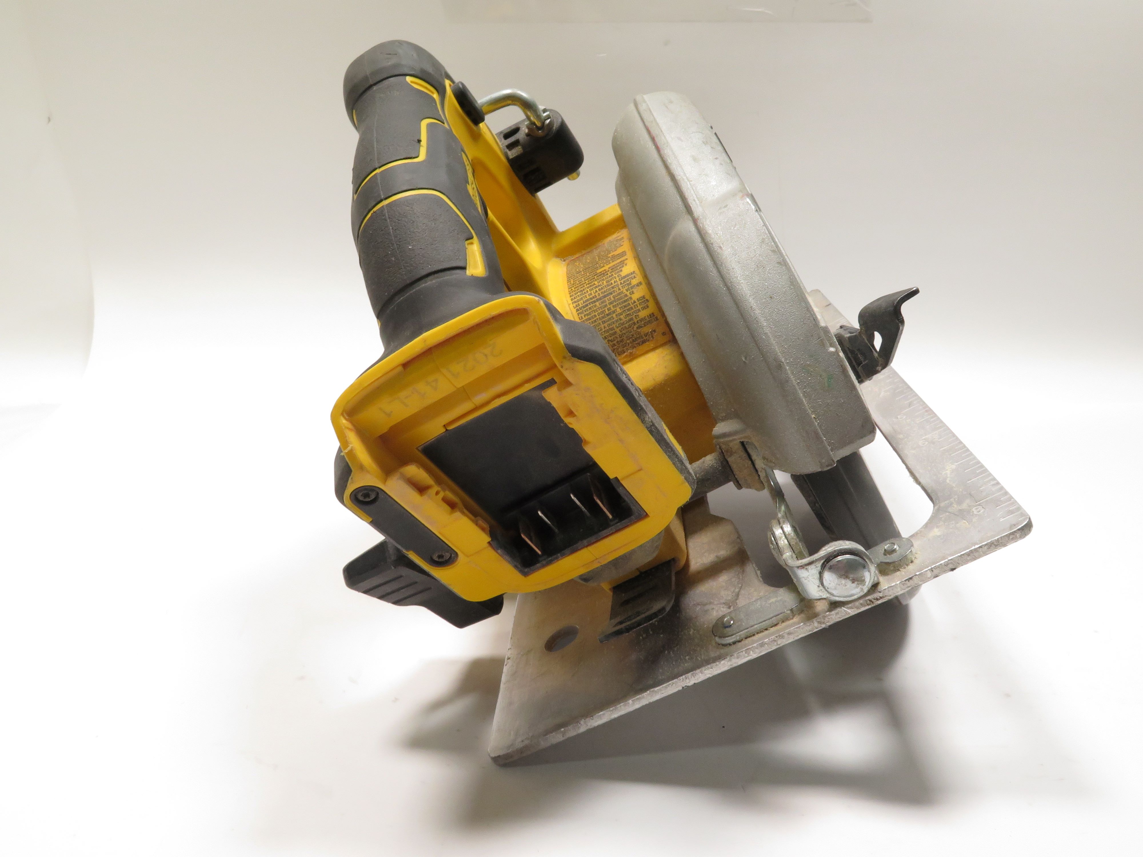 Dewalt Dcs573 20v Max Cordless Brushless 7 1 4 In Circular Saw 3821