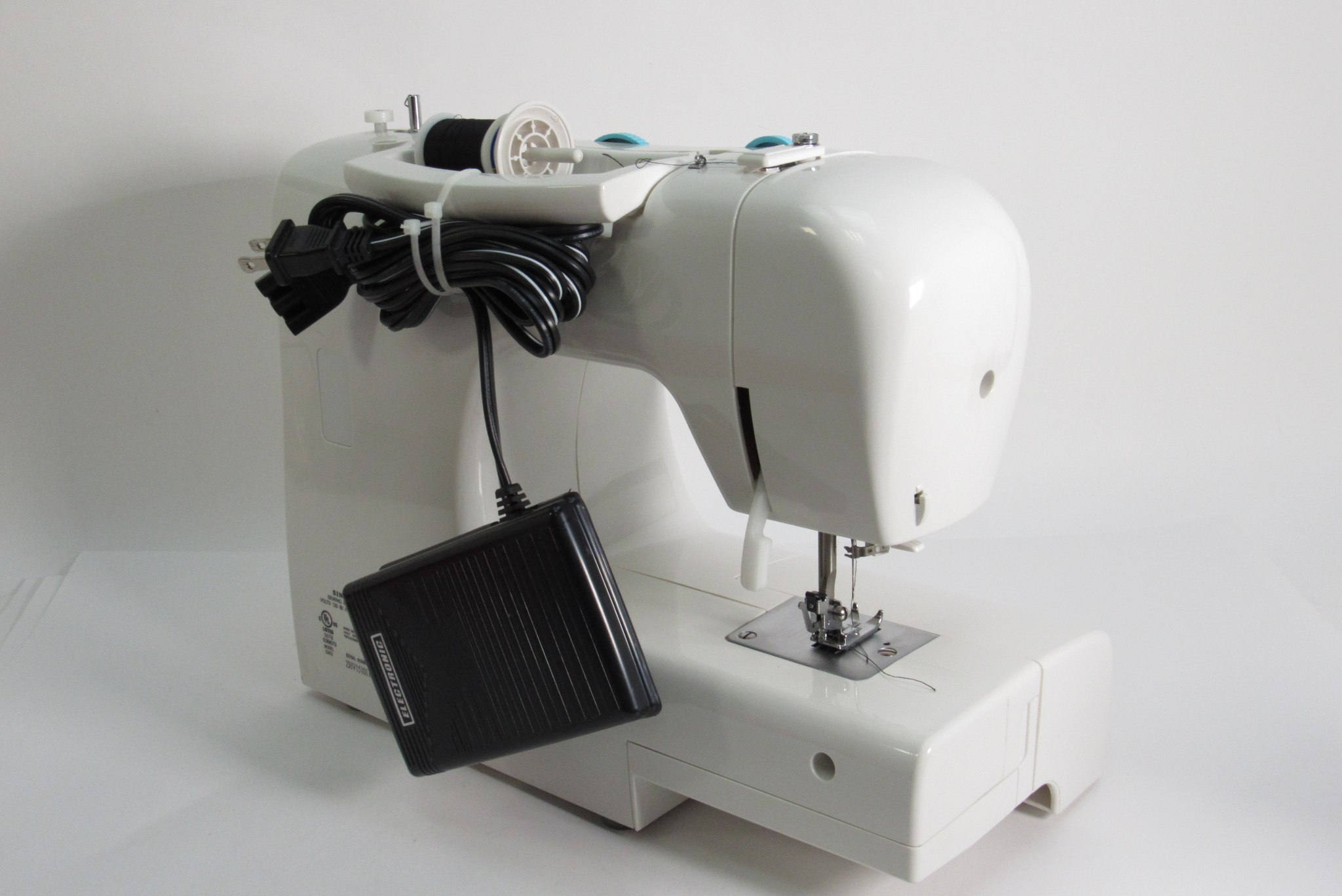 Singer Simple 2263 Sewing Machine White / Light Blue