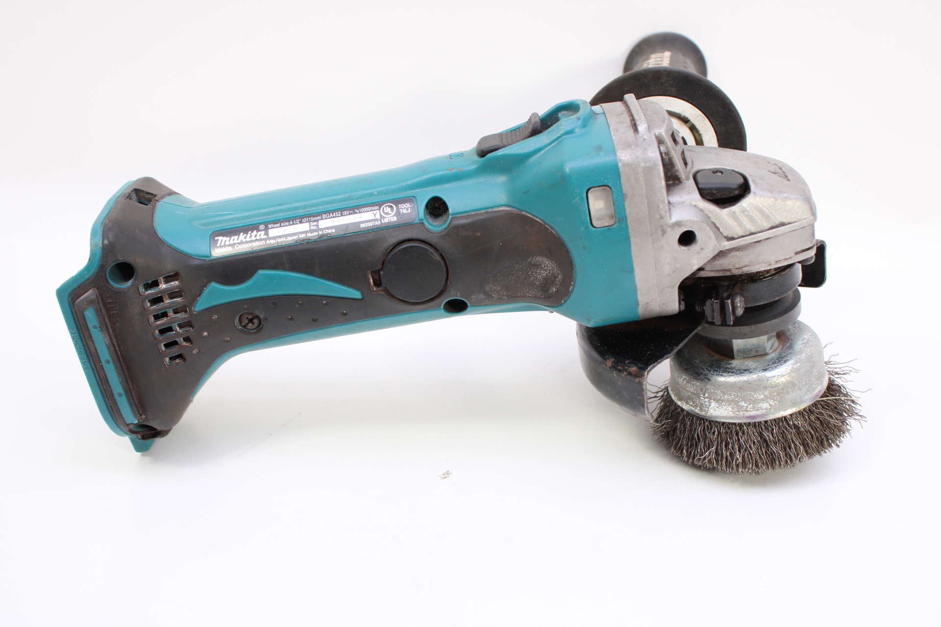 Makita BGA452 18V LXT 4 1/2