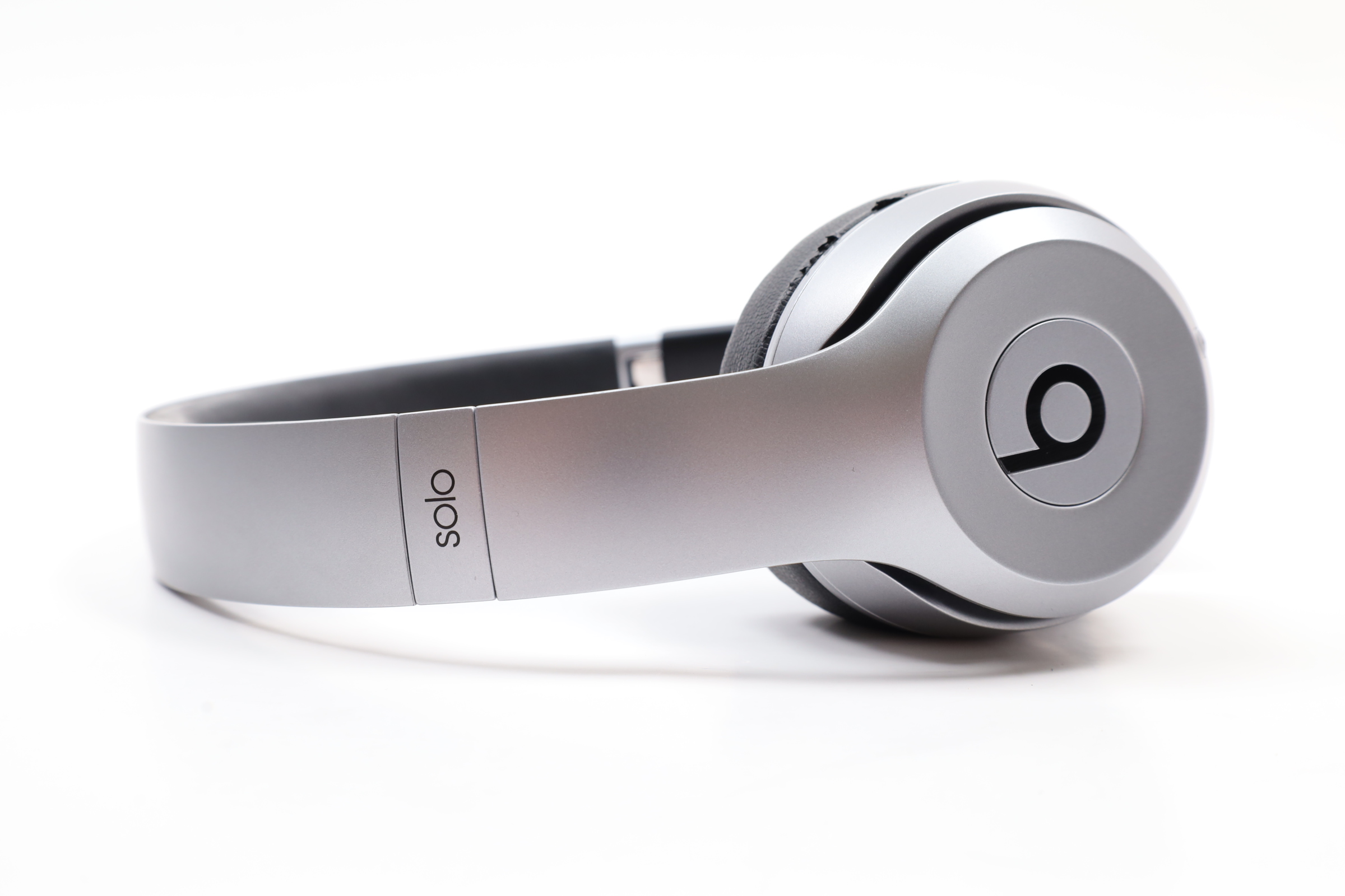 Beats by Dr. Dre Solo2 Wireless On-Ear Bluetooth Headphones