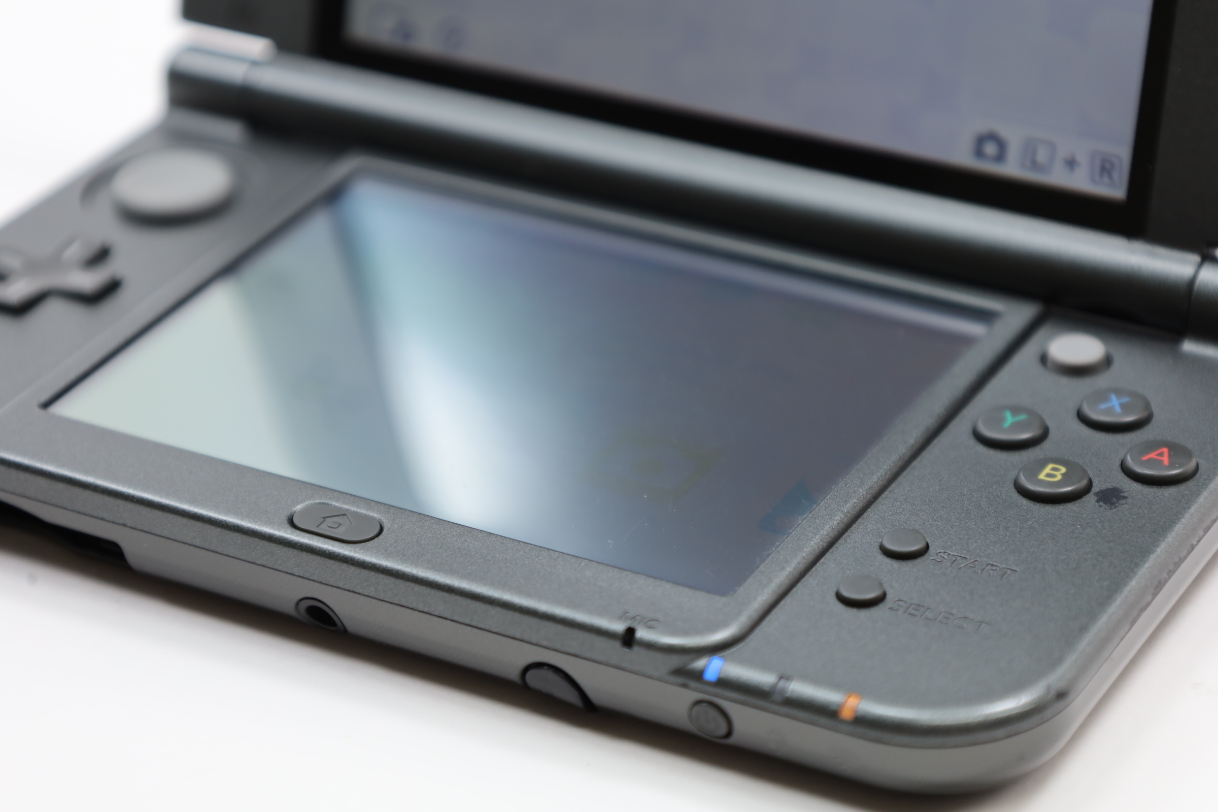 Nintendo New 3DS XL RED-001 3D Portable Gaming System