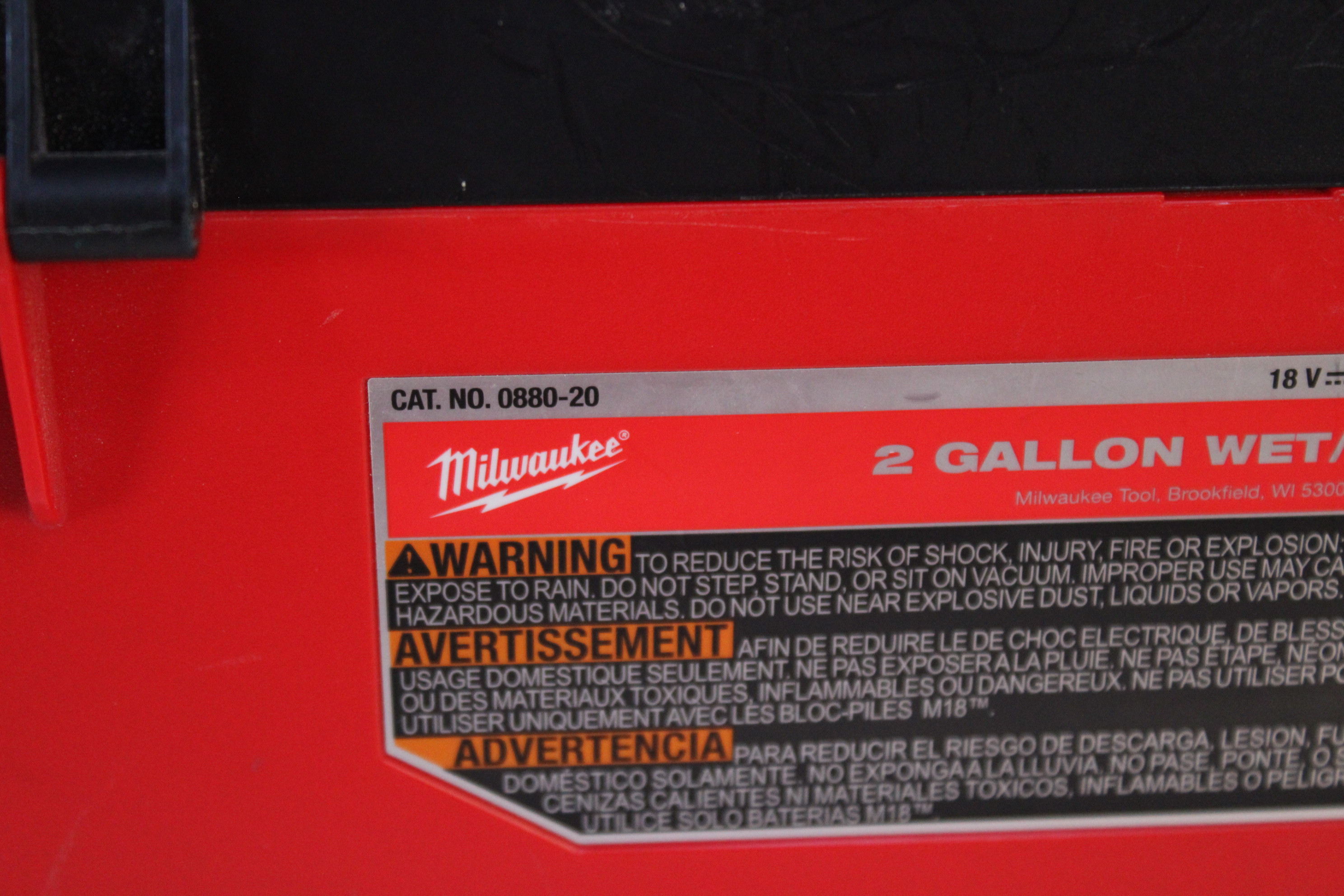 Milwaukee 088020 18V 2 Gal. LithiumIon Cordless Wet/Dry Vacuum Vacuum